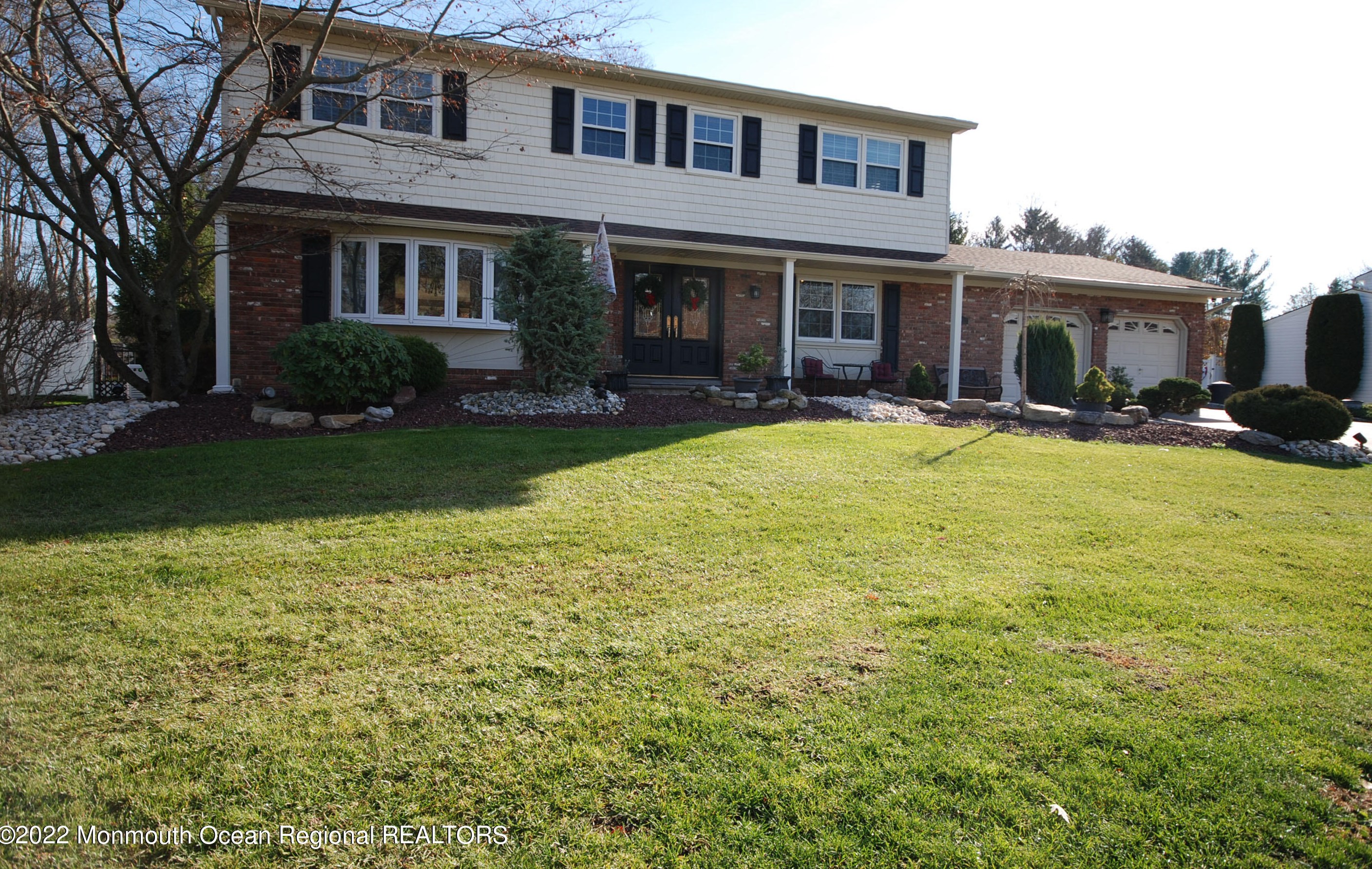 9 Halifax Dr, Morganville, NJ 07751