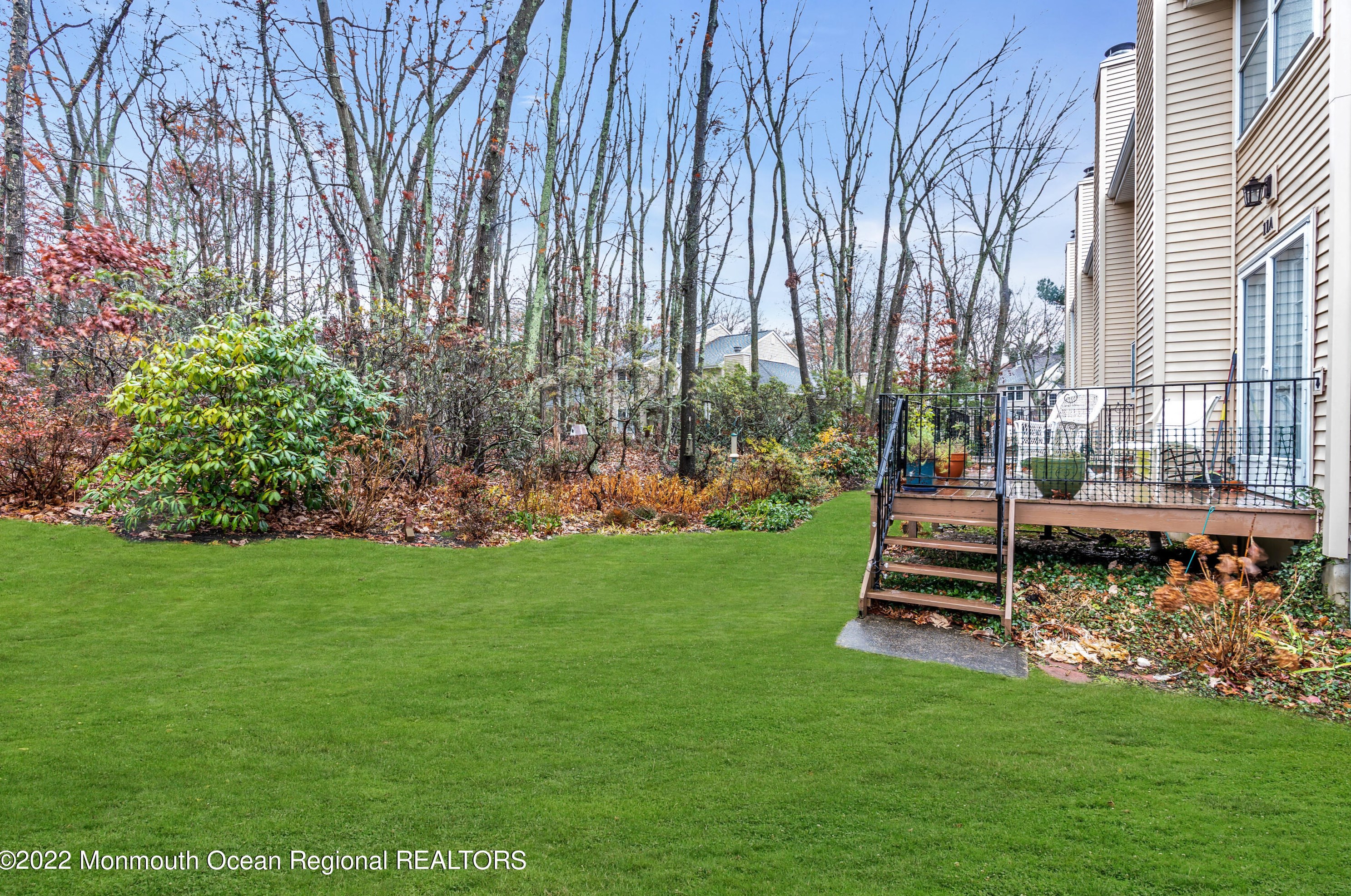 11 Chestnut Ln, Brielle, NJ 08730-1384