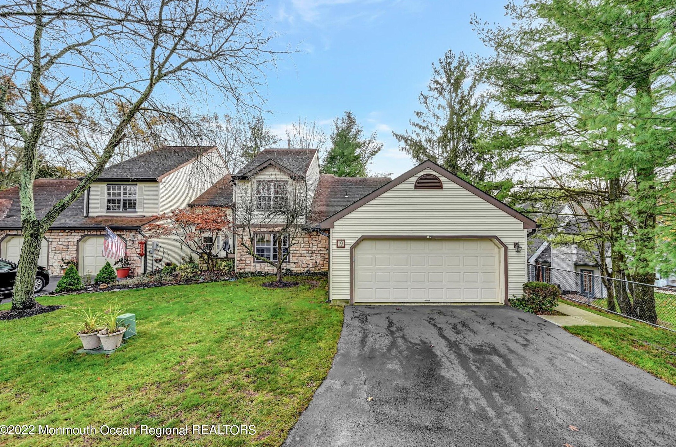 19 Allen Ct, Millstone Township, NJ 07726-8926