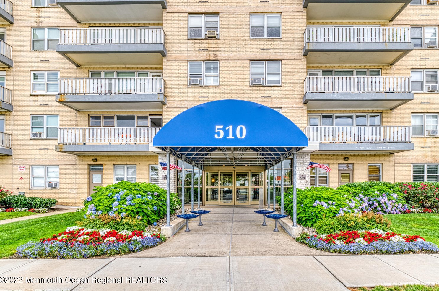 510 Deal Lake Dr #10g, Tinton Falls, NJ 07712