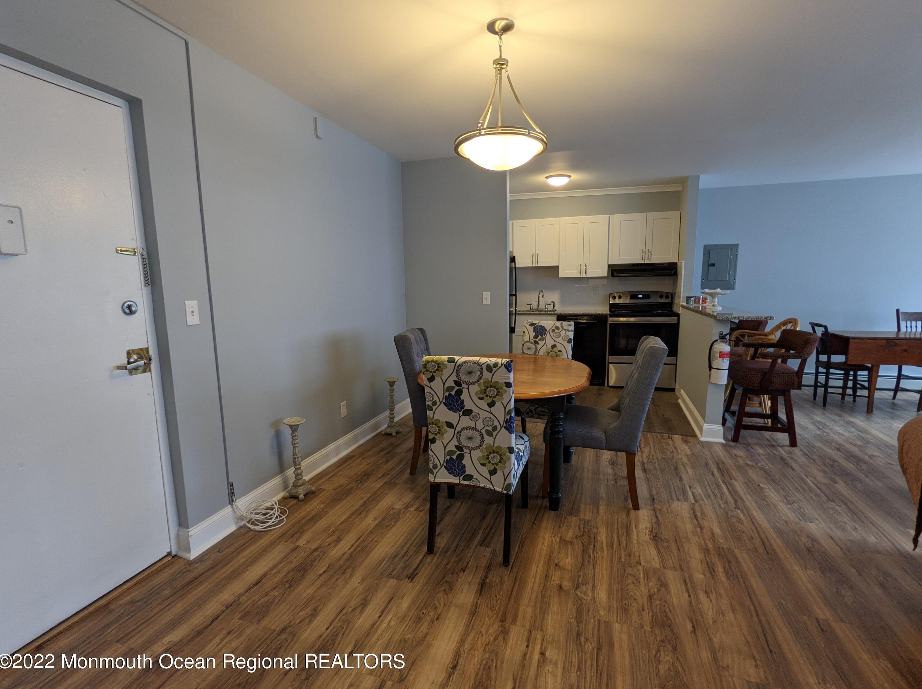317 8th Ave #305, Tinton Falls, NJ 07712