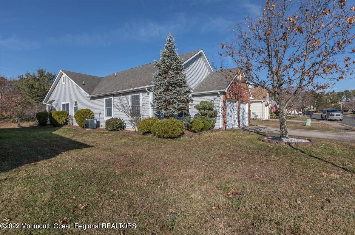 2310 Chanticleer Ct, Toms River, NJ 08755-1819