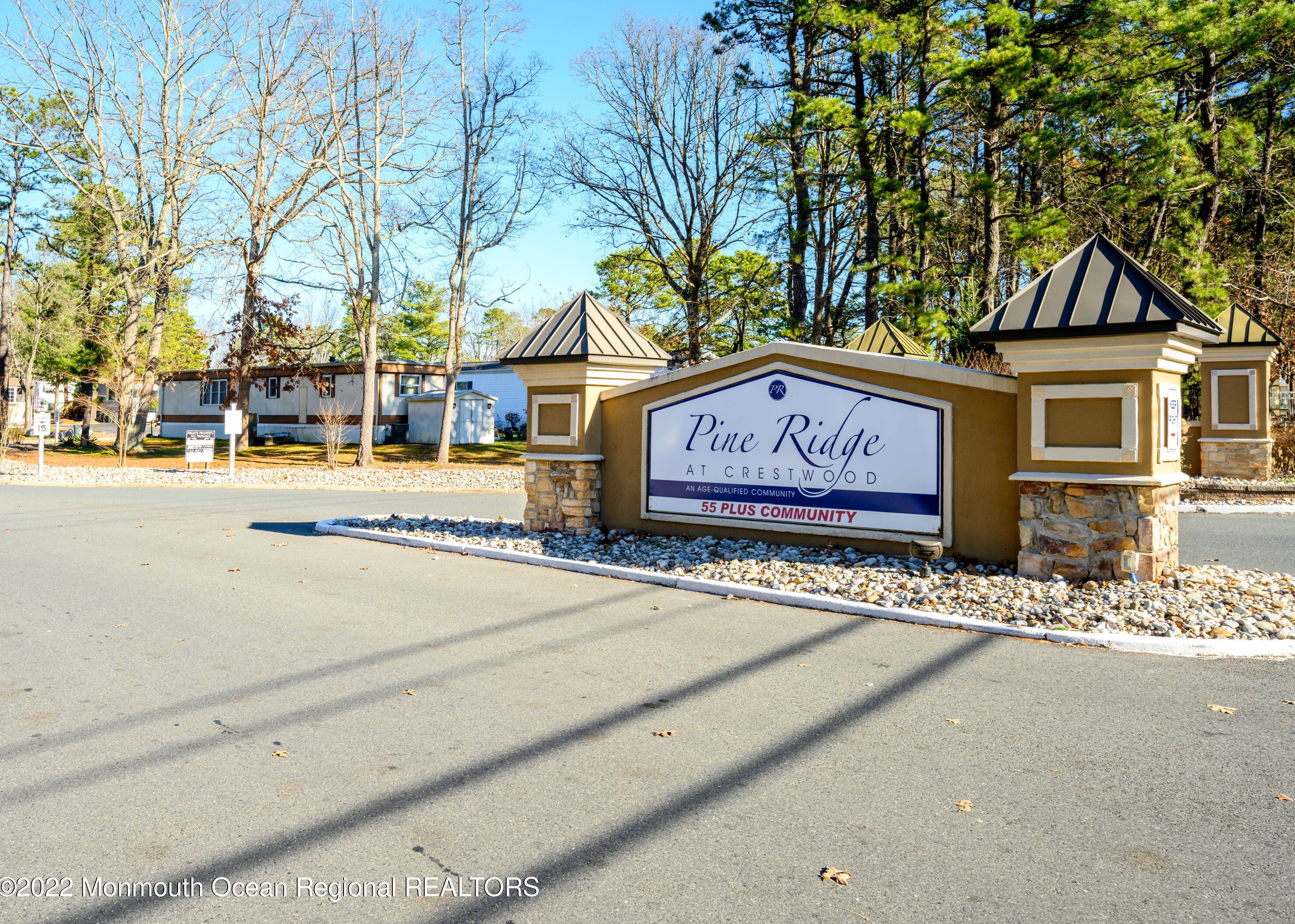 27 Beaver Ave, Lakehurst, NJ 08759