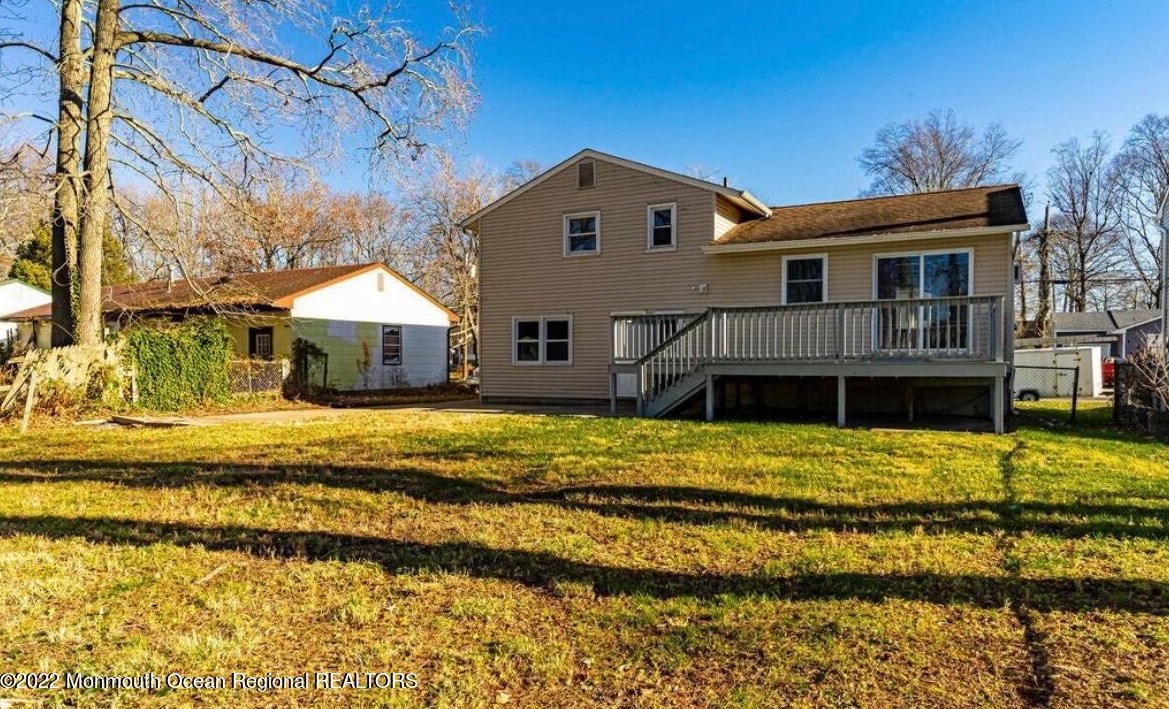 207 National Union Blvd, Tuckerton, NJ 08087-1728