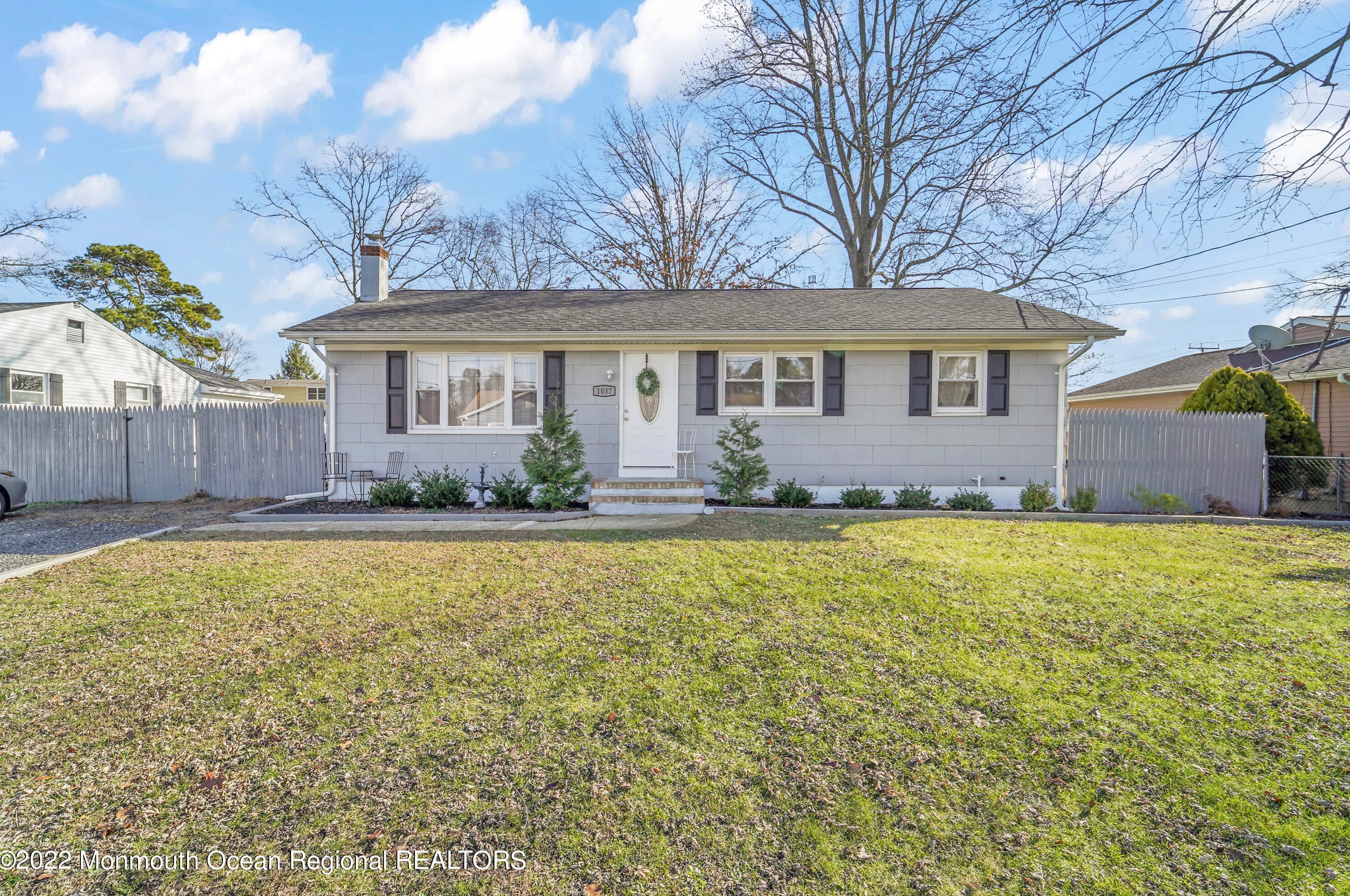 1037 Ensign Ave, Beachwood NJ  08722-2312 exterior