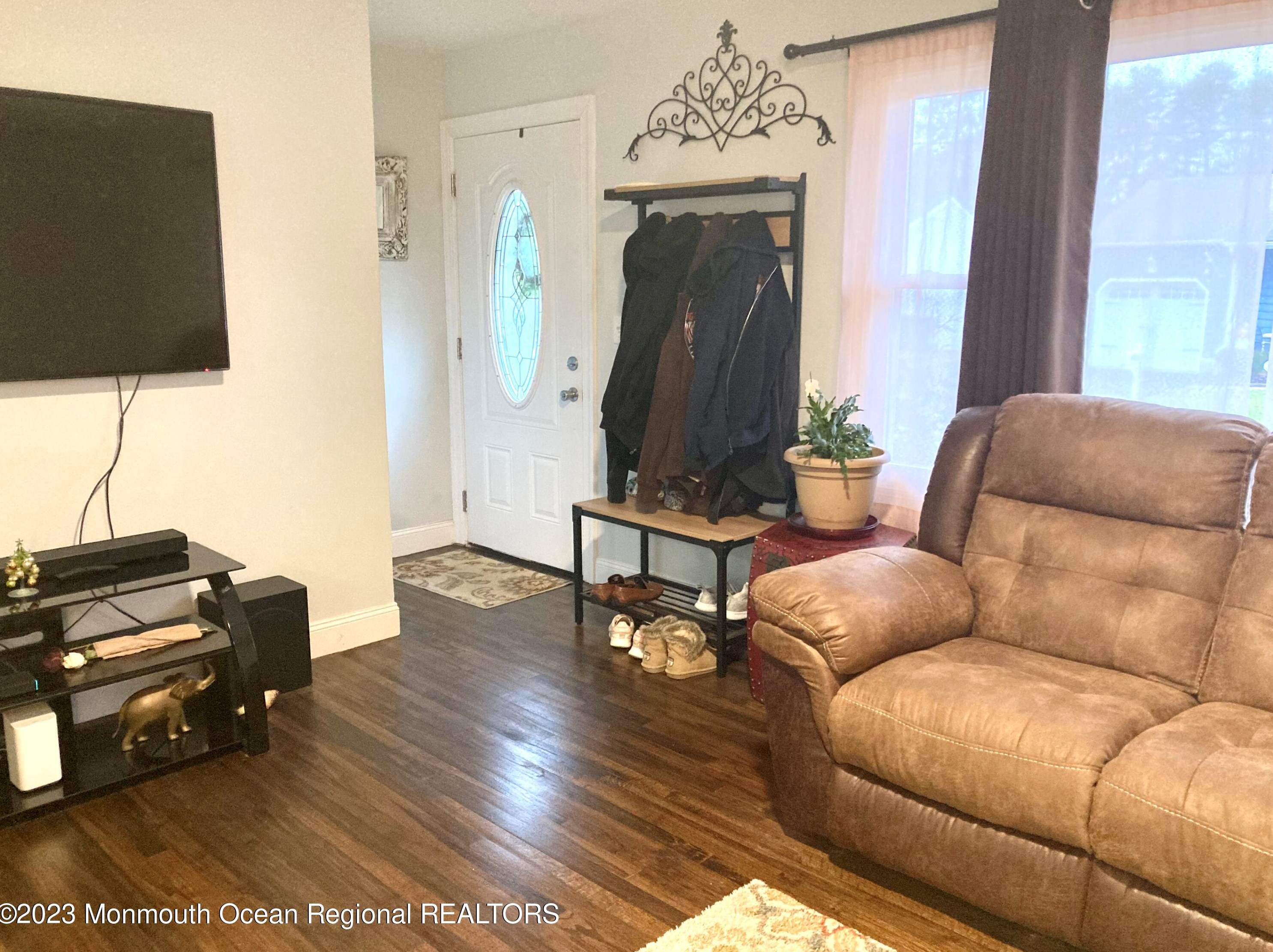 1037 Ensign Ave, Beachwood NJ  08722-2312 exterior