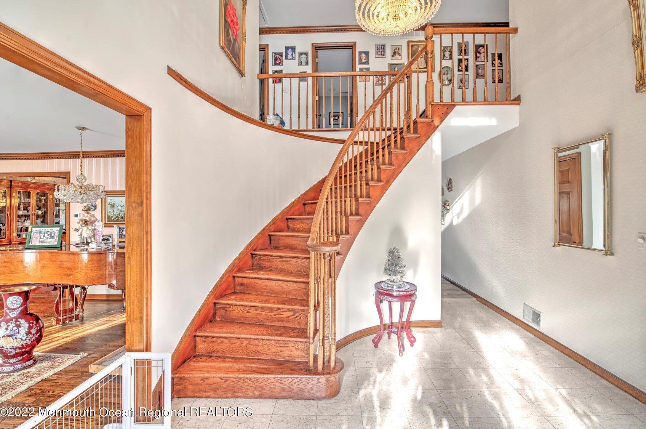39 Mulberry Ln, Vanderburg, NJ 07722-1158