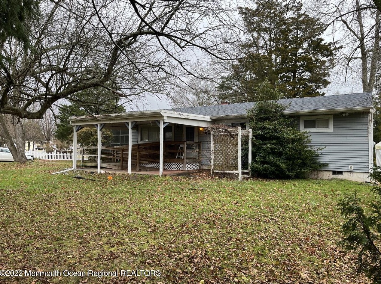 1 Joy Pl, Berkeley Township, NJ 08721