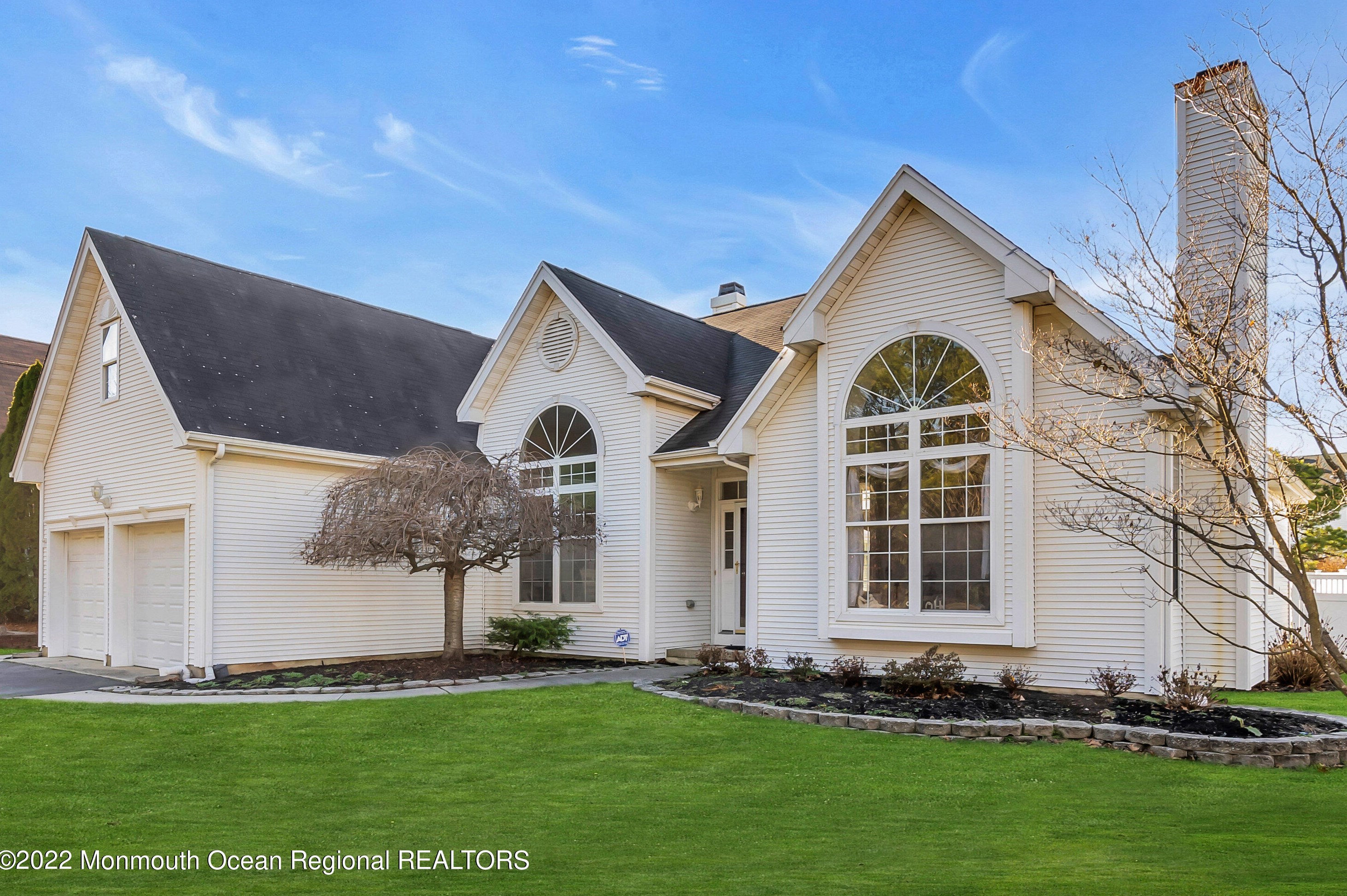 44 Crown Cir, Lakewood, NJ 08701