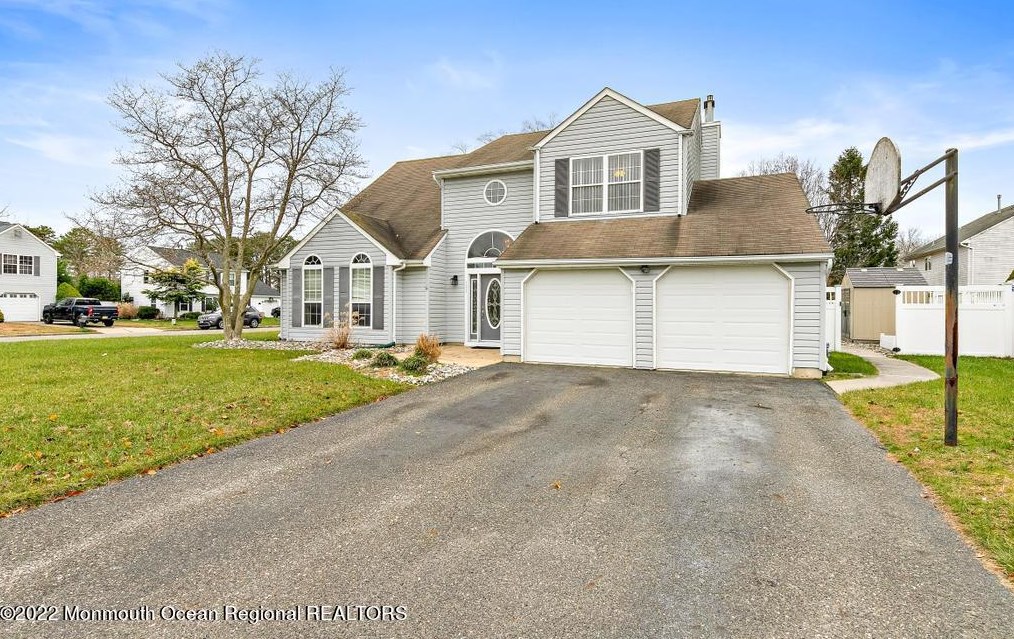 131 Solar Dr, Bricktown, NJ 08724