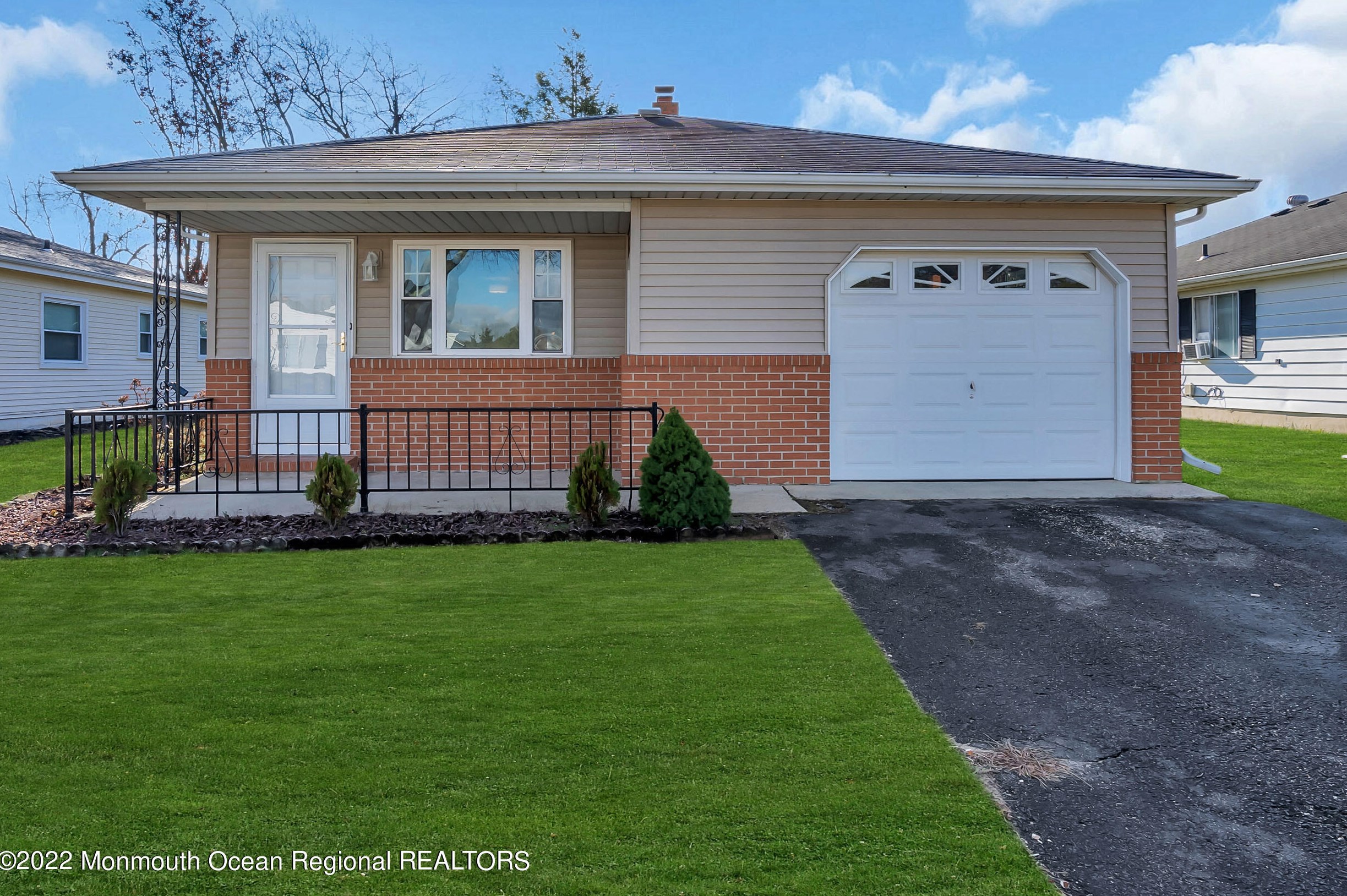 143 Bonaire Dr, Toms River NJ  08757-3826 exterior