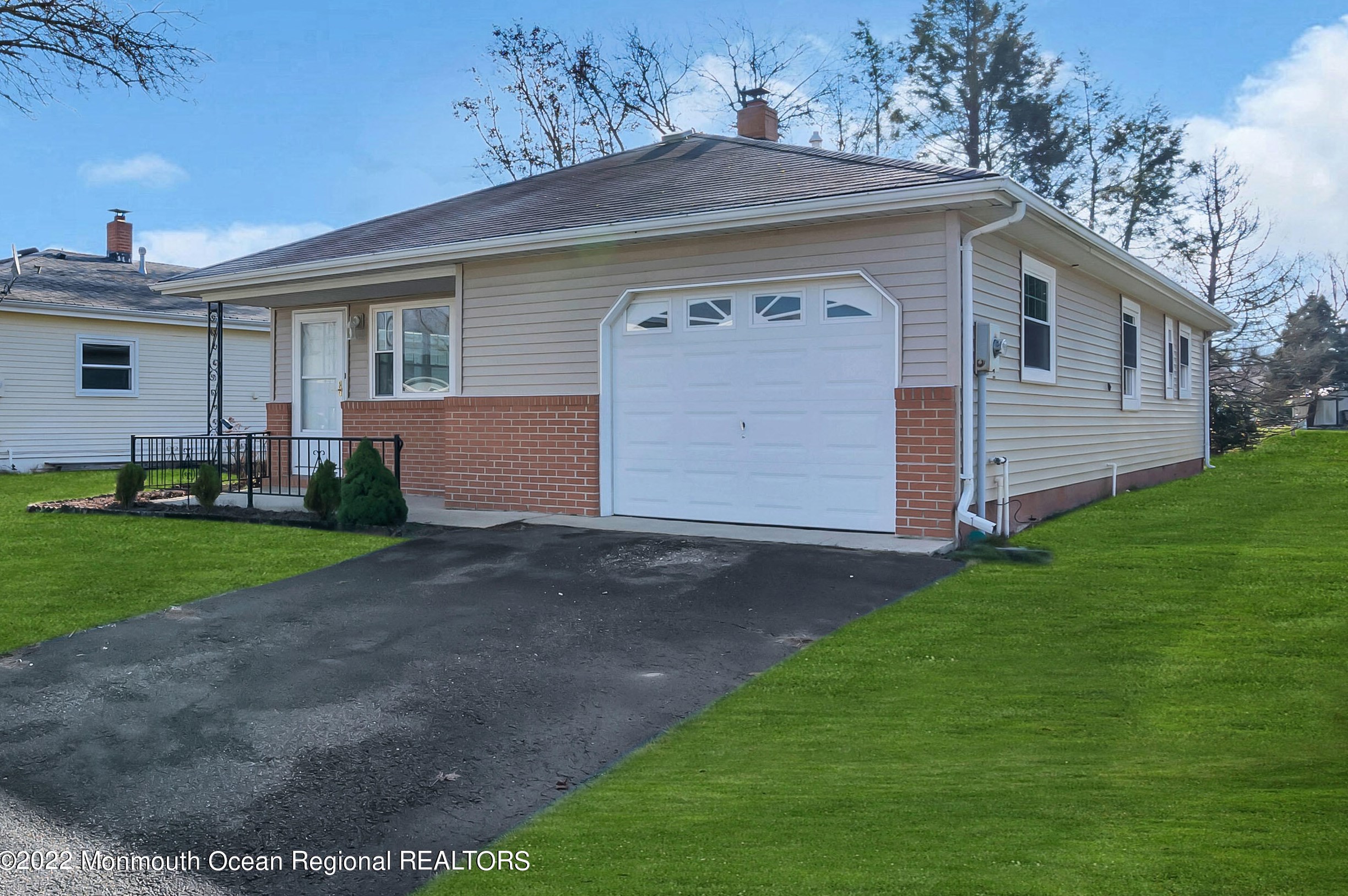 143 Bonaire Dr, Toms River NJ  08757-3826 exterior