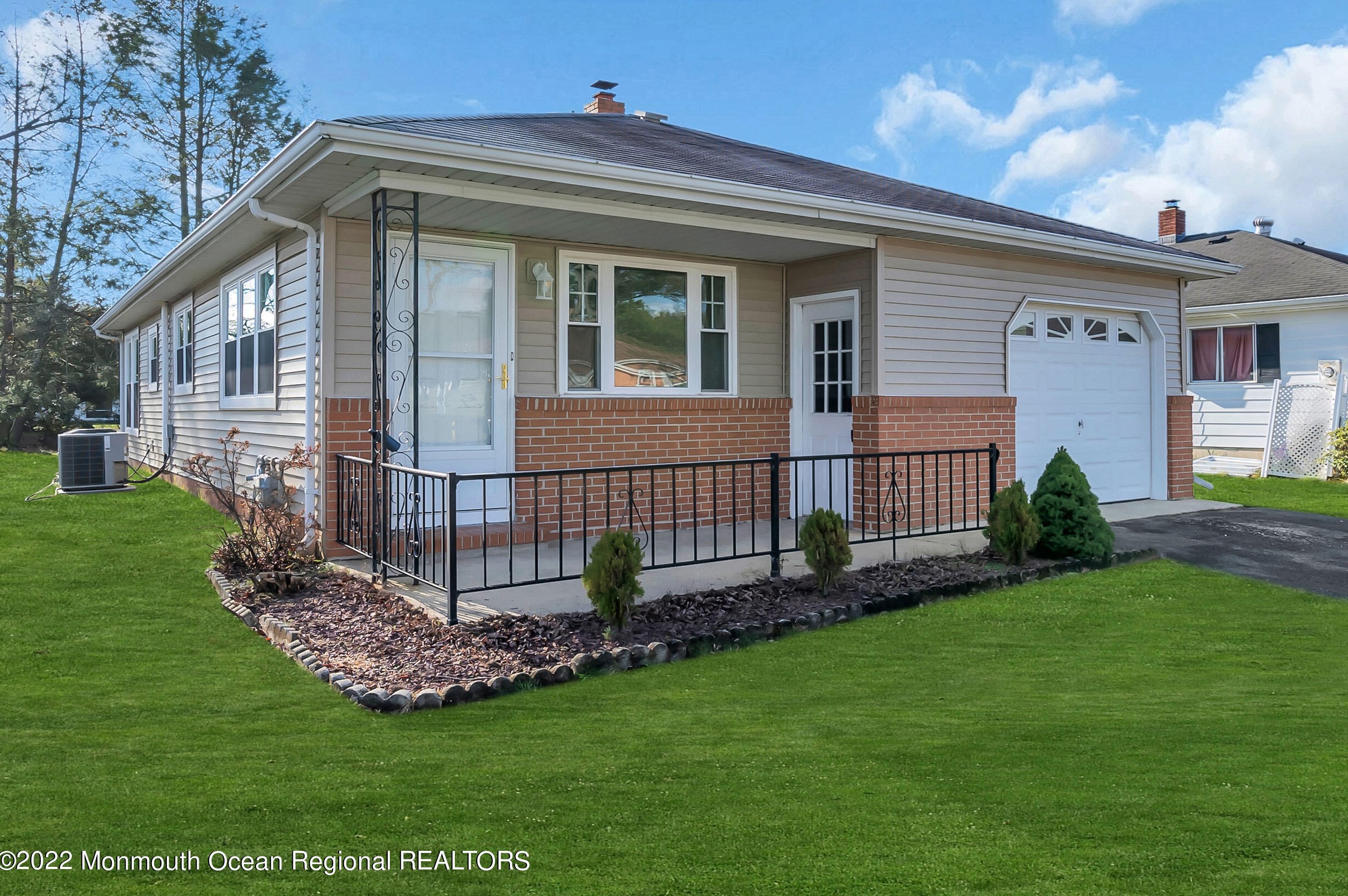 143 Bonaire Dr, Toms River NJ  08757-3826 exterior