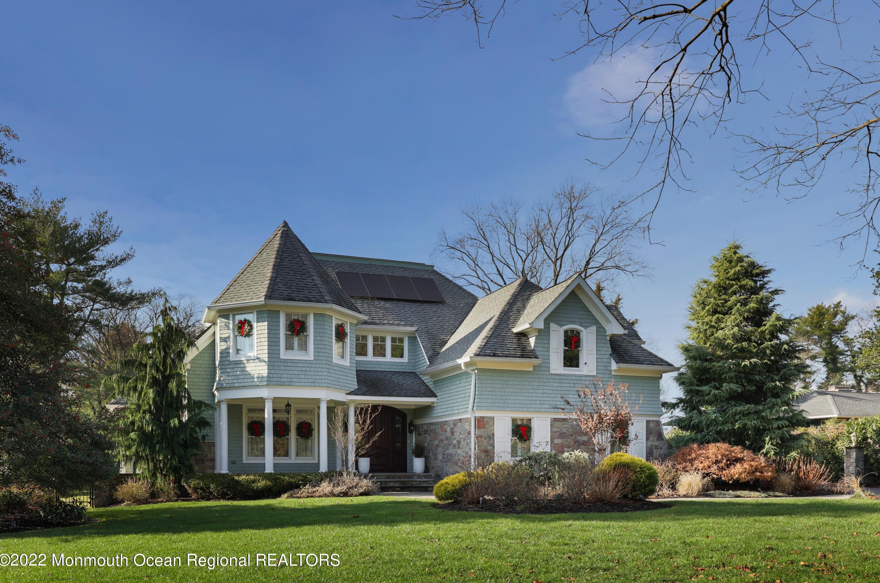 21 Vista Dr, Little Silver, NJ 07739