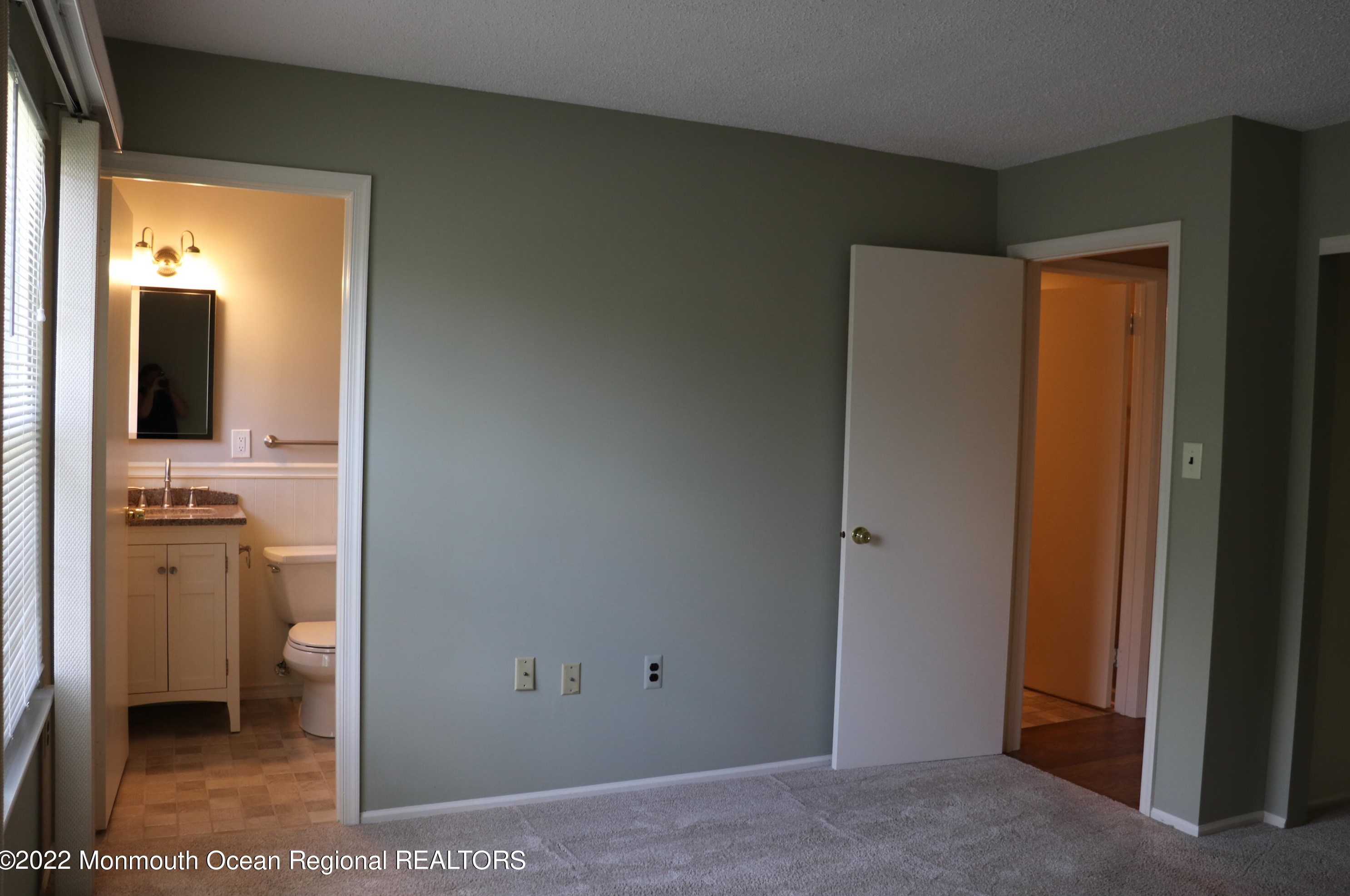 54 Edgeware Close, East Freehold NJ  07728-3827 exterior