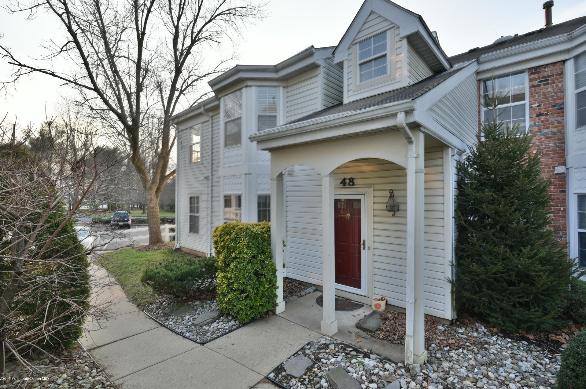48 Tulip Ln, East Freehold, NJ 07728