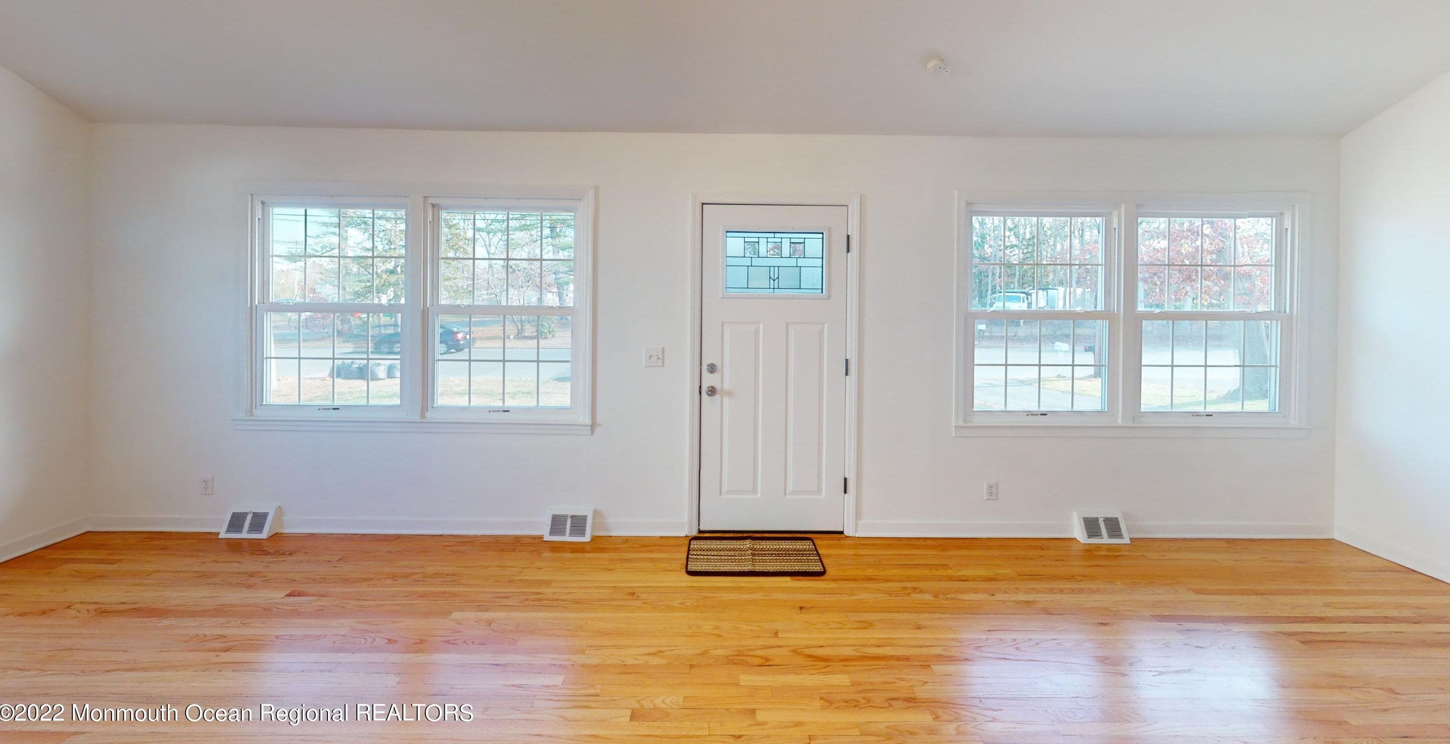 16 Sutton Pl, Toms River, NJ 08755-6372