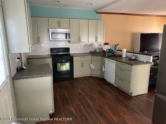 27 Fox Ave, Ideal Beach NJ  07734-1246 exterior