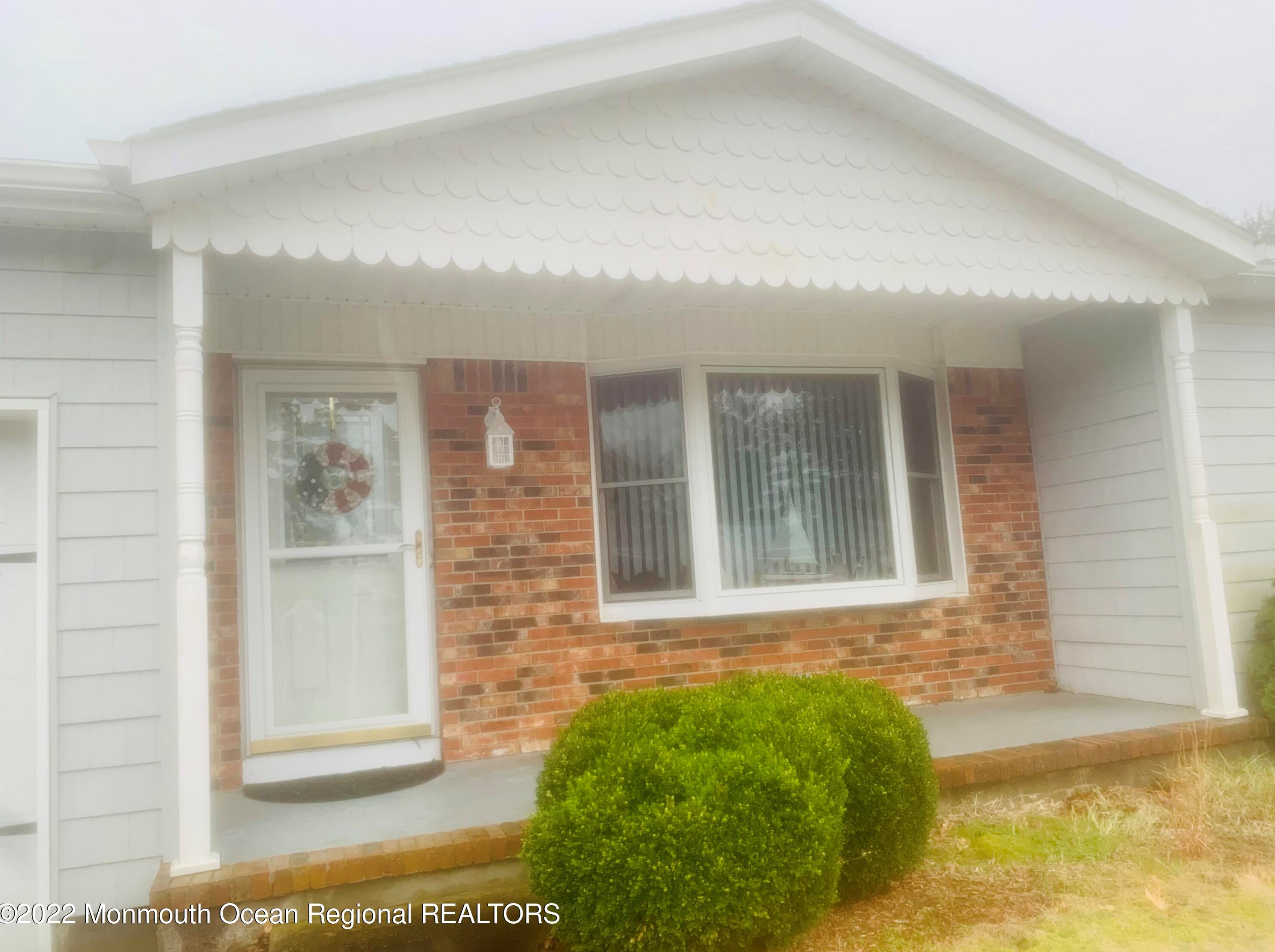 121 Northumberland Dr, Toms River, NJ 08757-4714