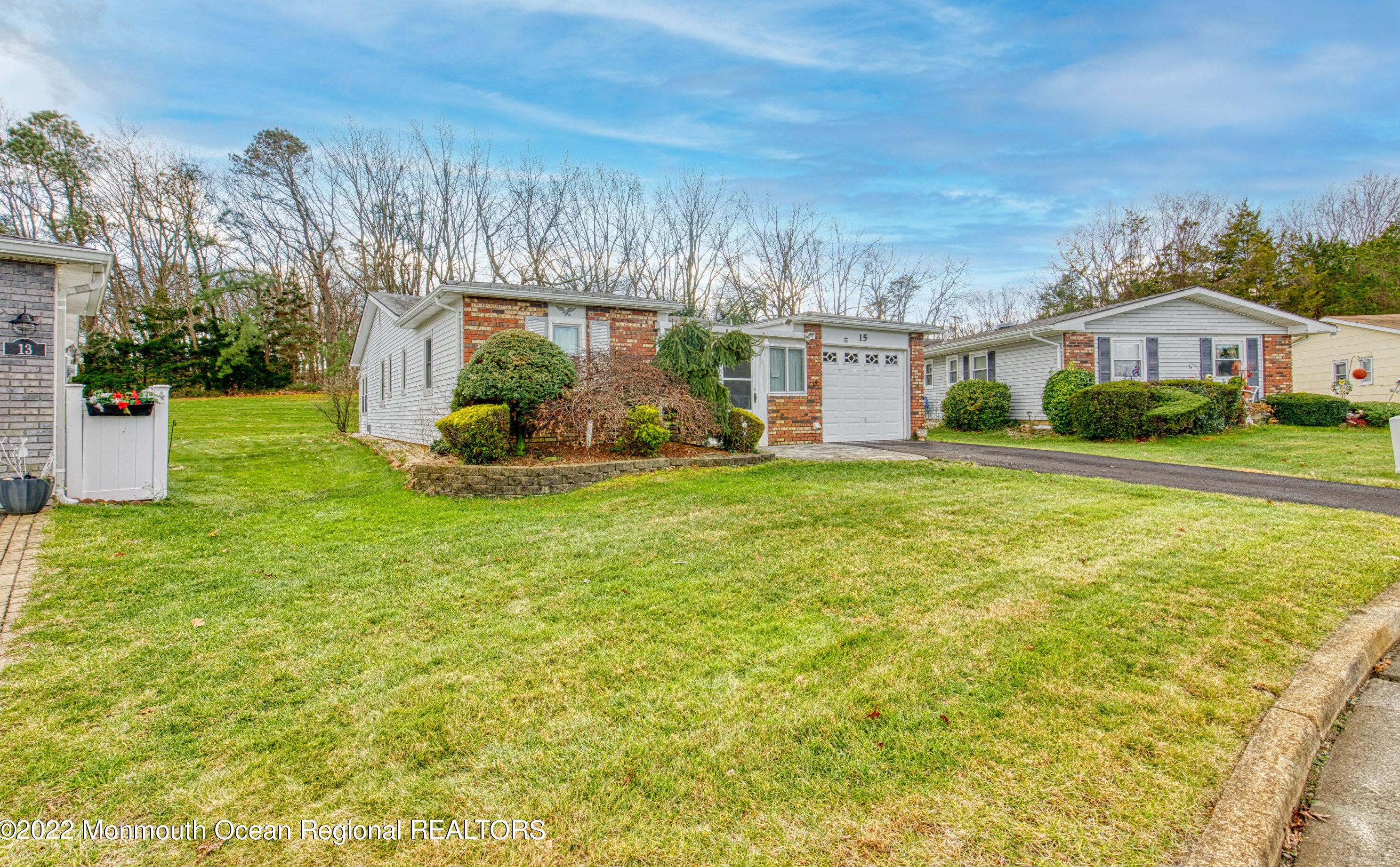 15 Patmore Rd, Bricktown, NJ 08724