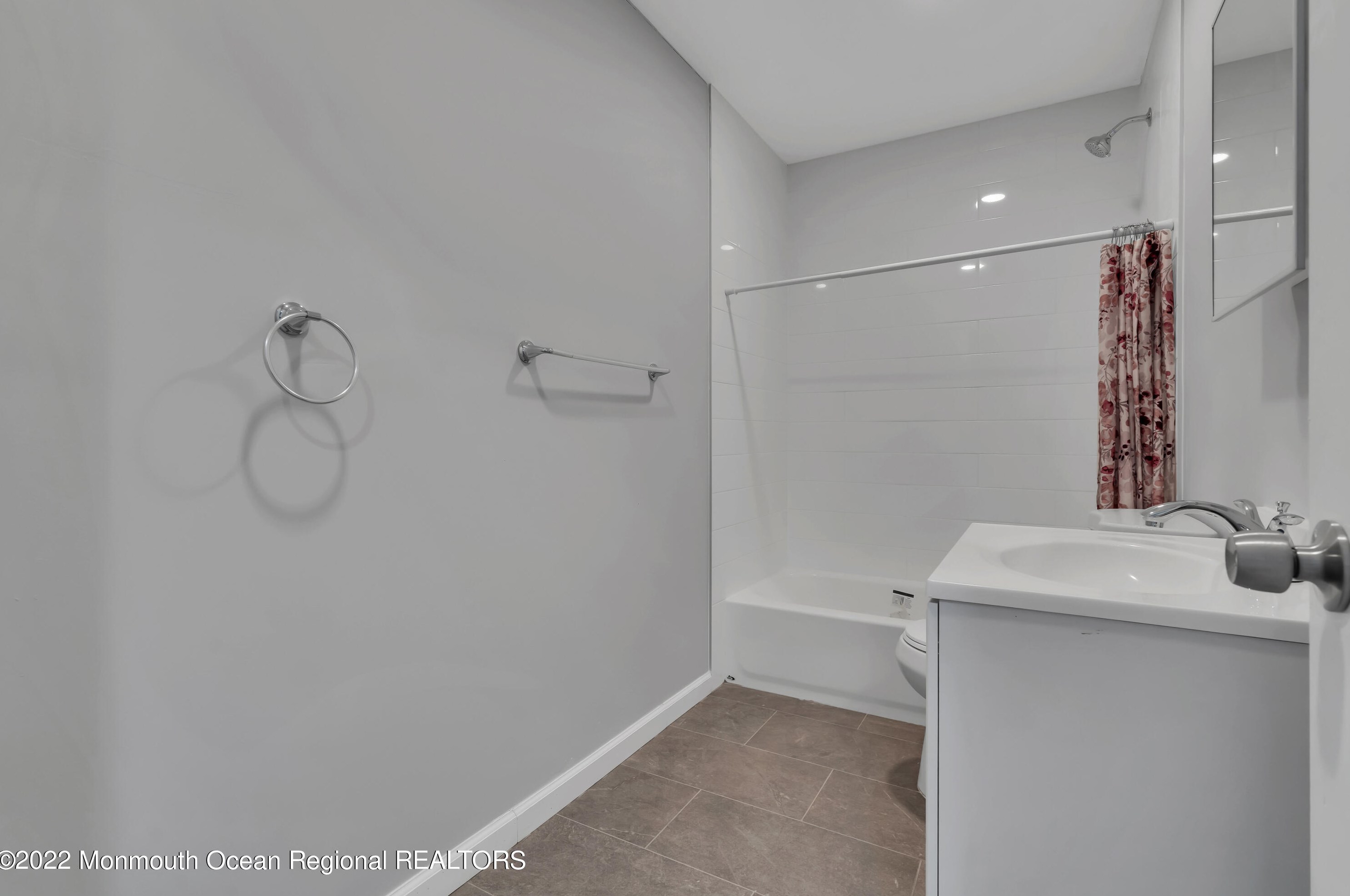 58 Chadwick Ave, Toms River NJ  08753-7176 exterior