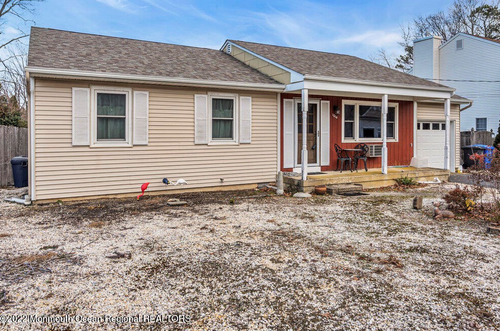 1014 Crew Ln, Cedar Bonnet Island, NJ 08050