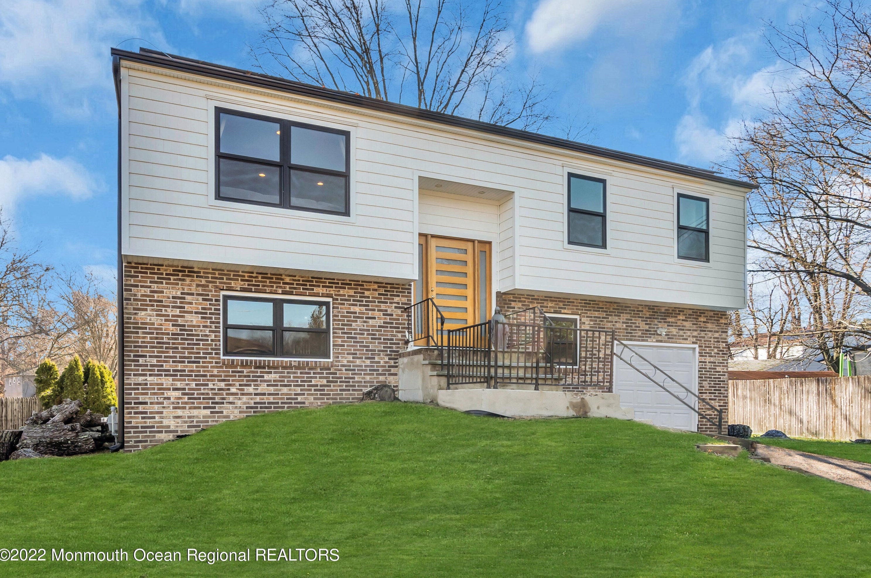8 Colgate Ave, Wall Township, NJ 07753-2563