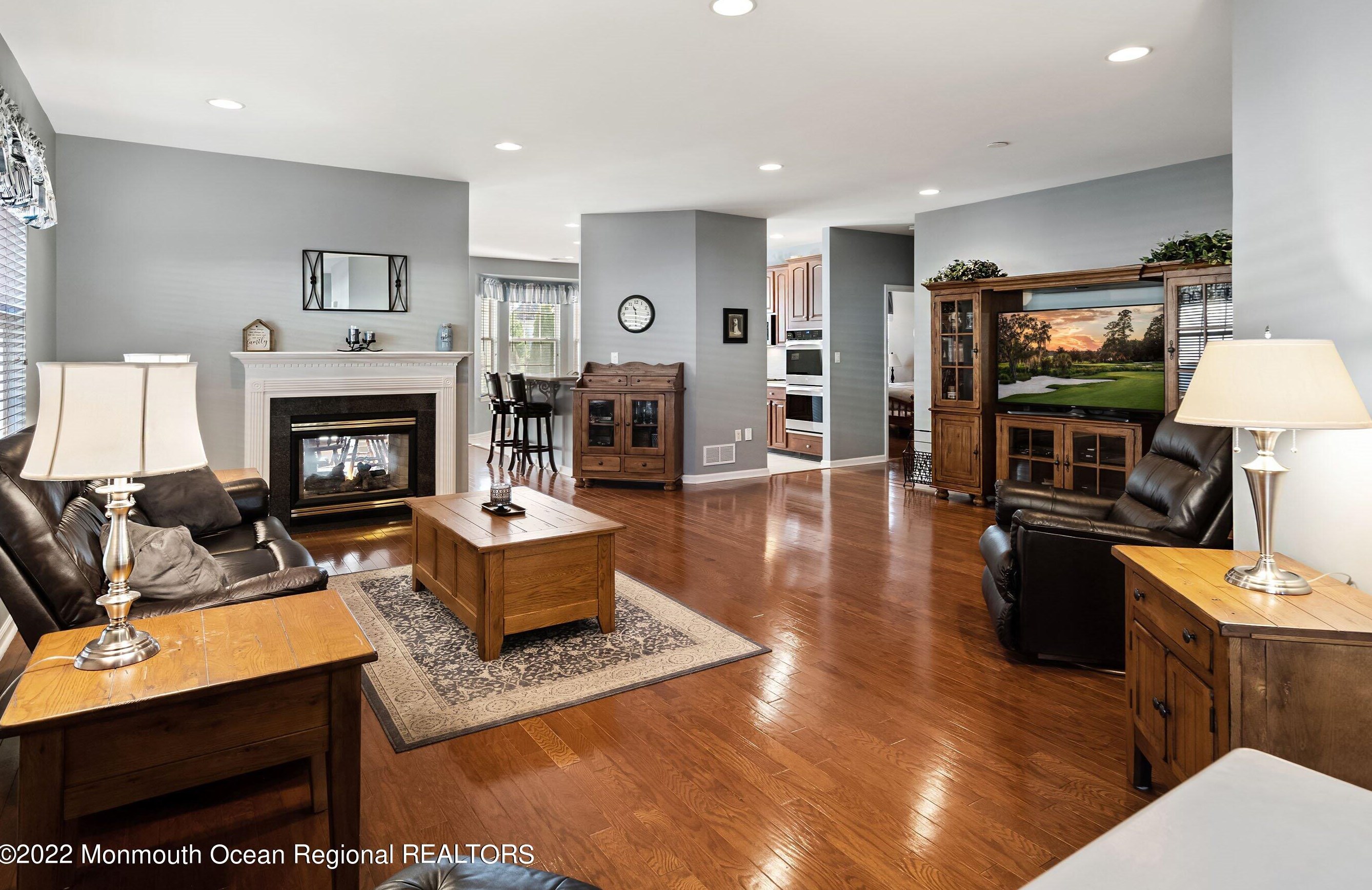 9 Powderhorn Way, Upper Freehold, NJ 08501-1871