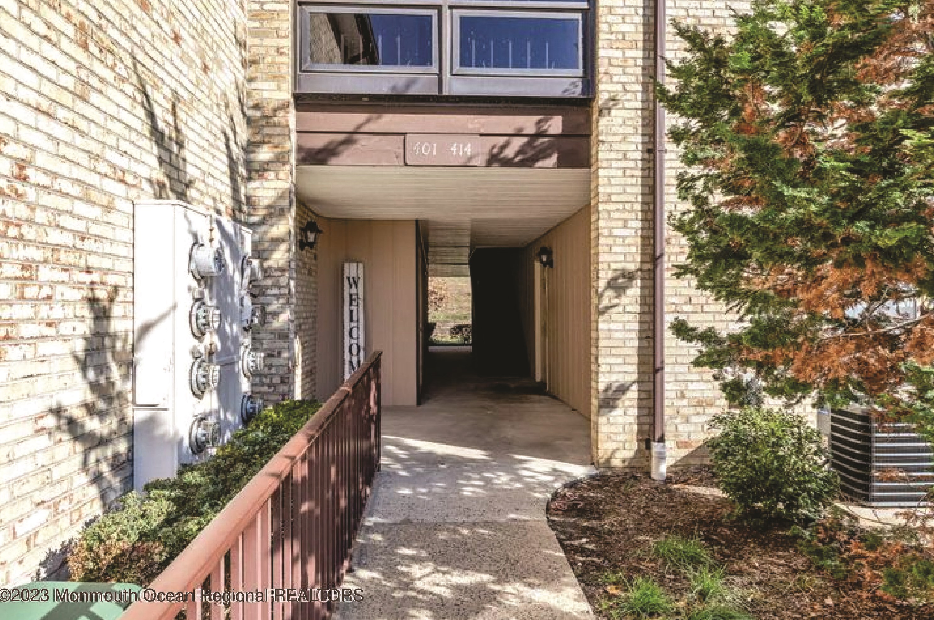 411 Wellington Pl, Matawan, NJ 07747