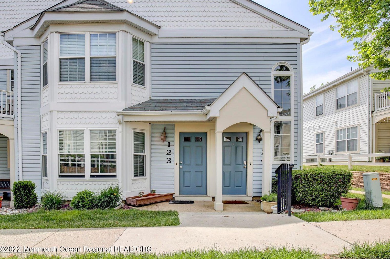 123 Hyacinth Ln, East Freehold, NJ 07728