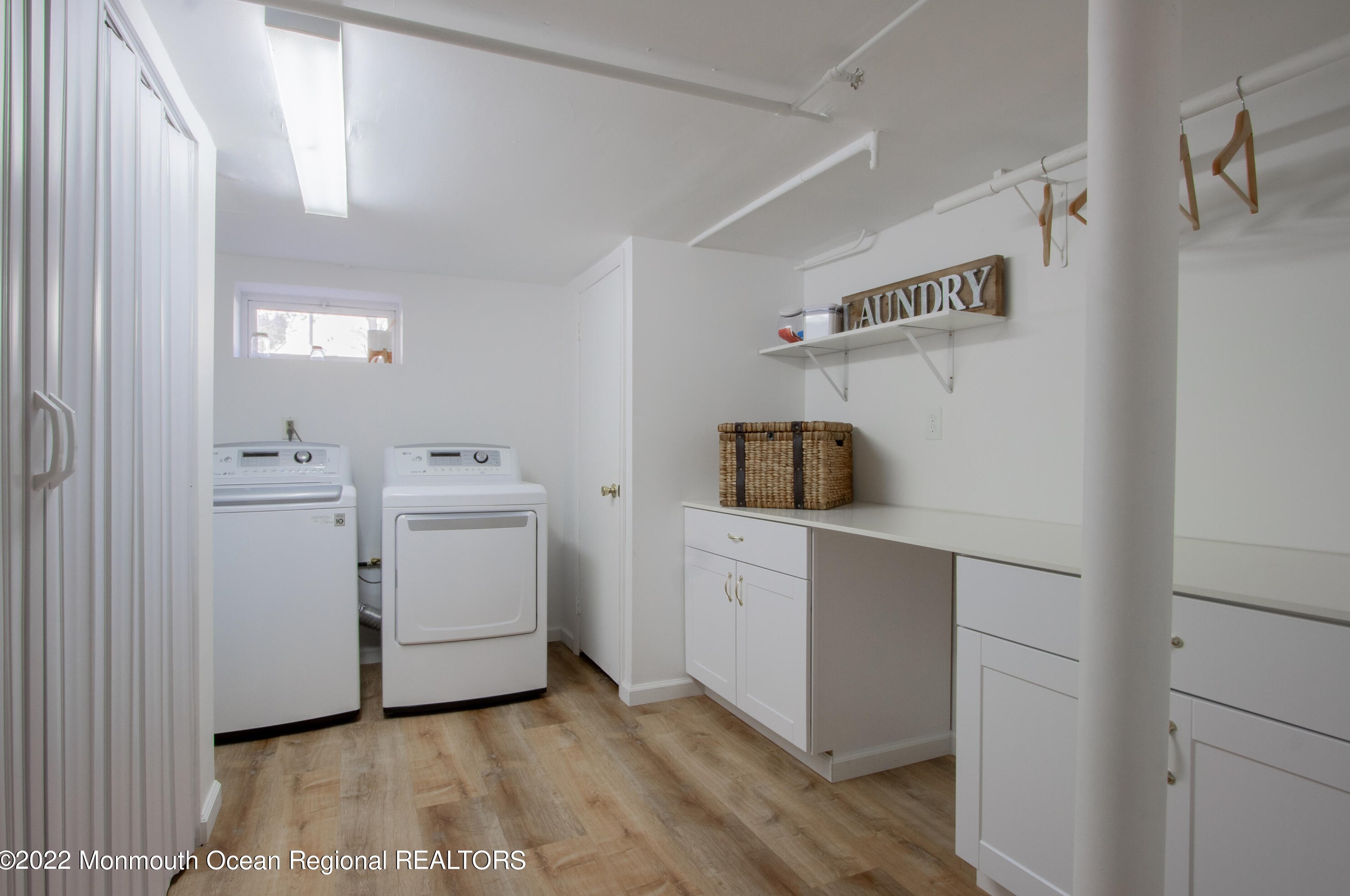 5 Roanoke Rd, Matawan NJ 07747-3517 exterior