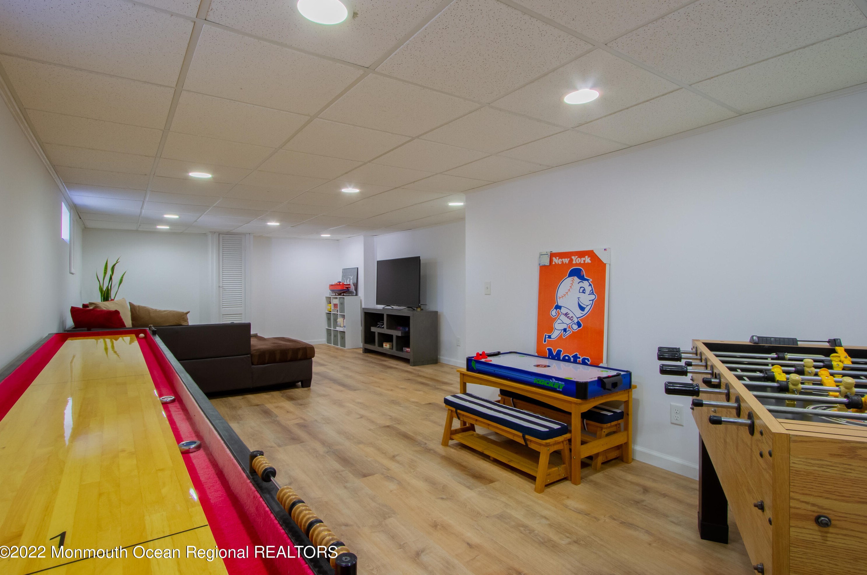 5 Roanoke Rd, Matawan NJ 07747-3517 exterior