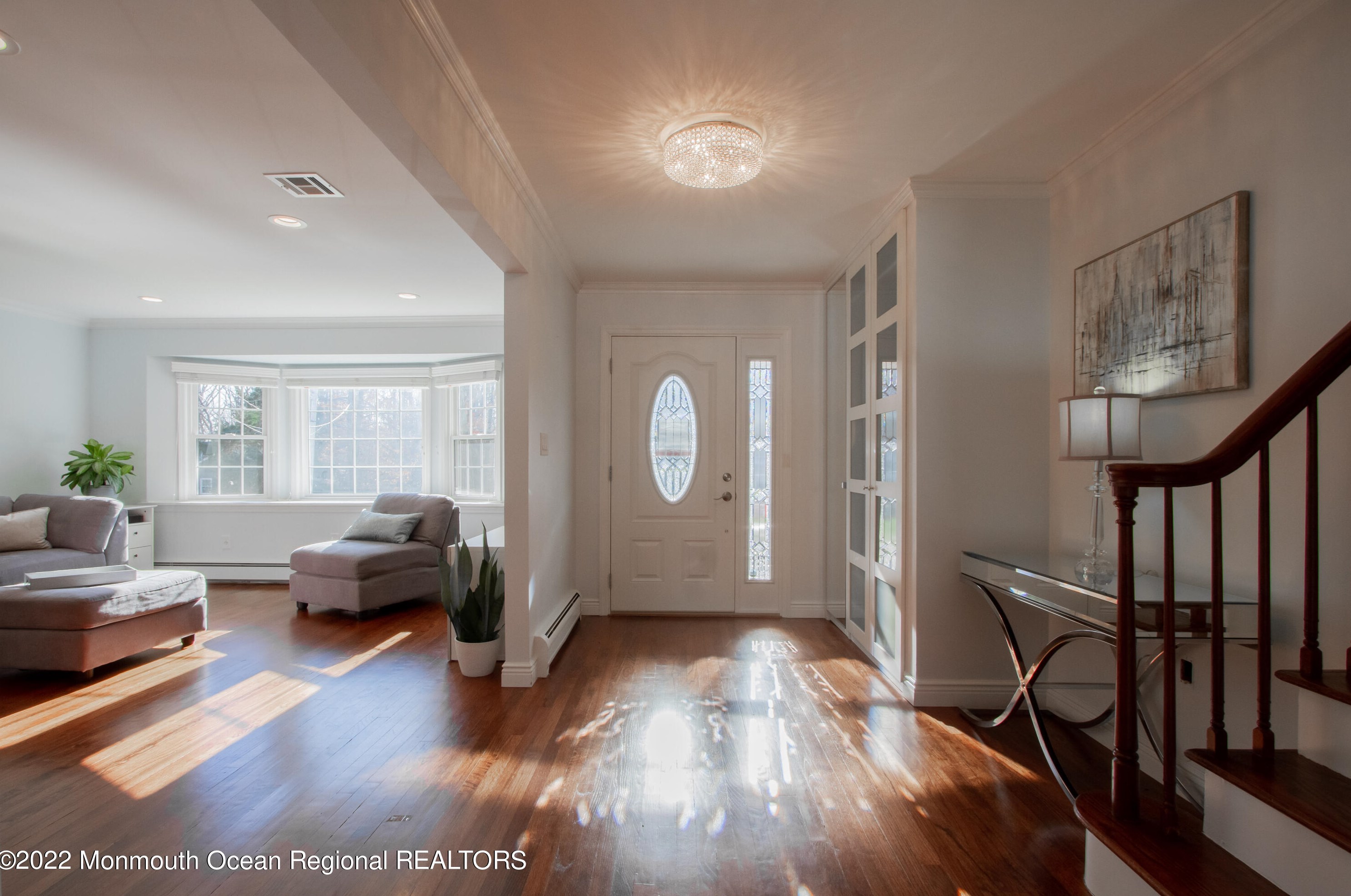 5 Roanoke Rd, Matawan NJ 07747-3517 exterior