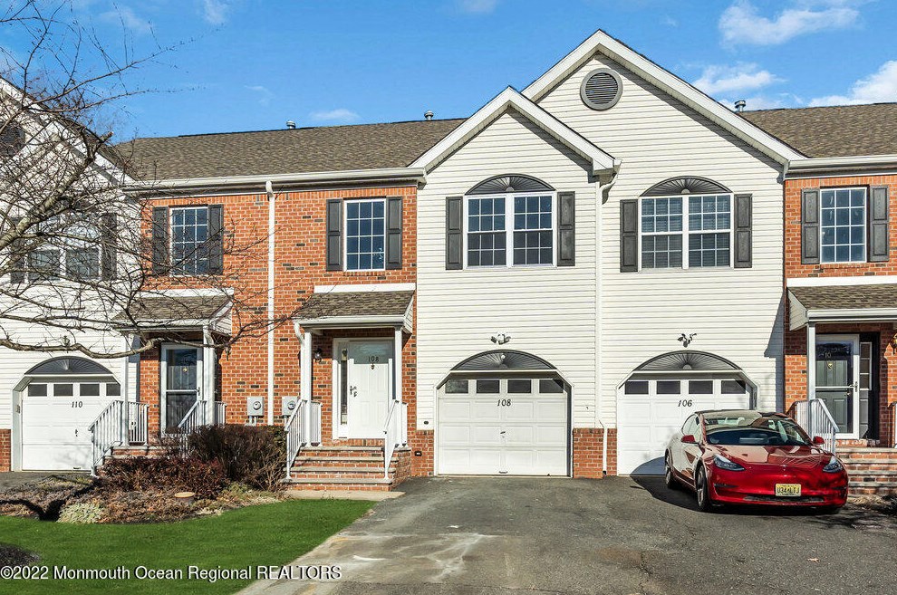 108 Heron Ct, Millstone Township, NJ 07726-9019