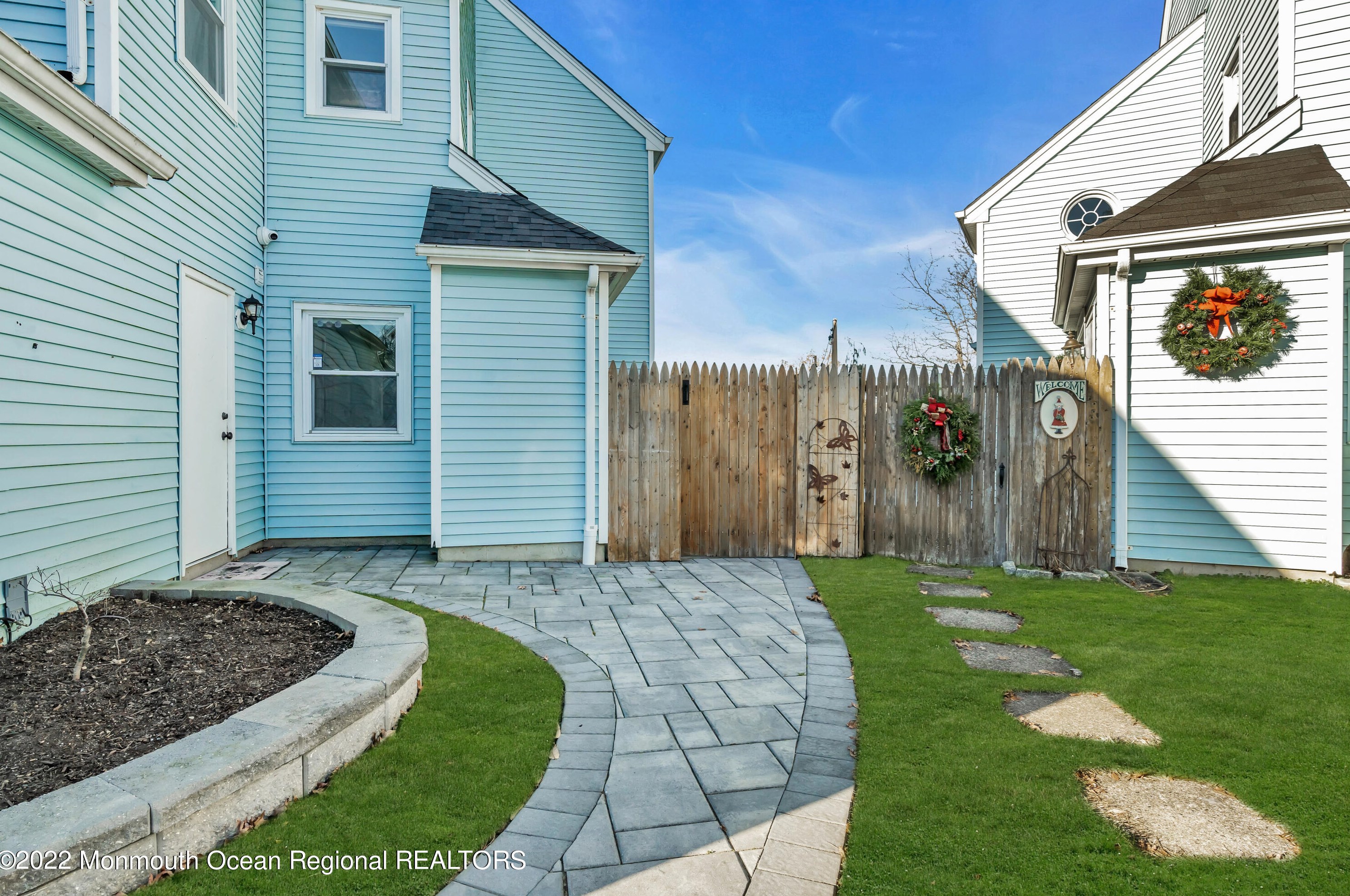 12 Jennings Ct, East Freehold, NJ 07728