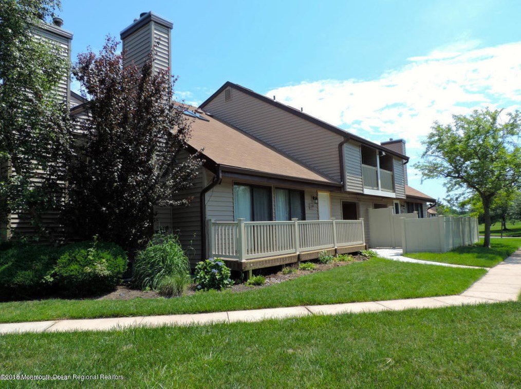 119 Cotswold Cir, Tinton Falls, NJ 07712