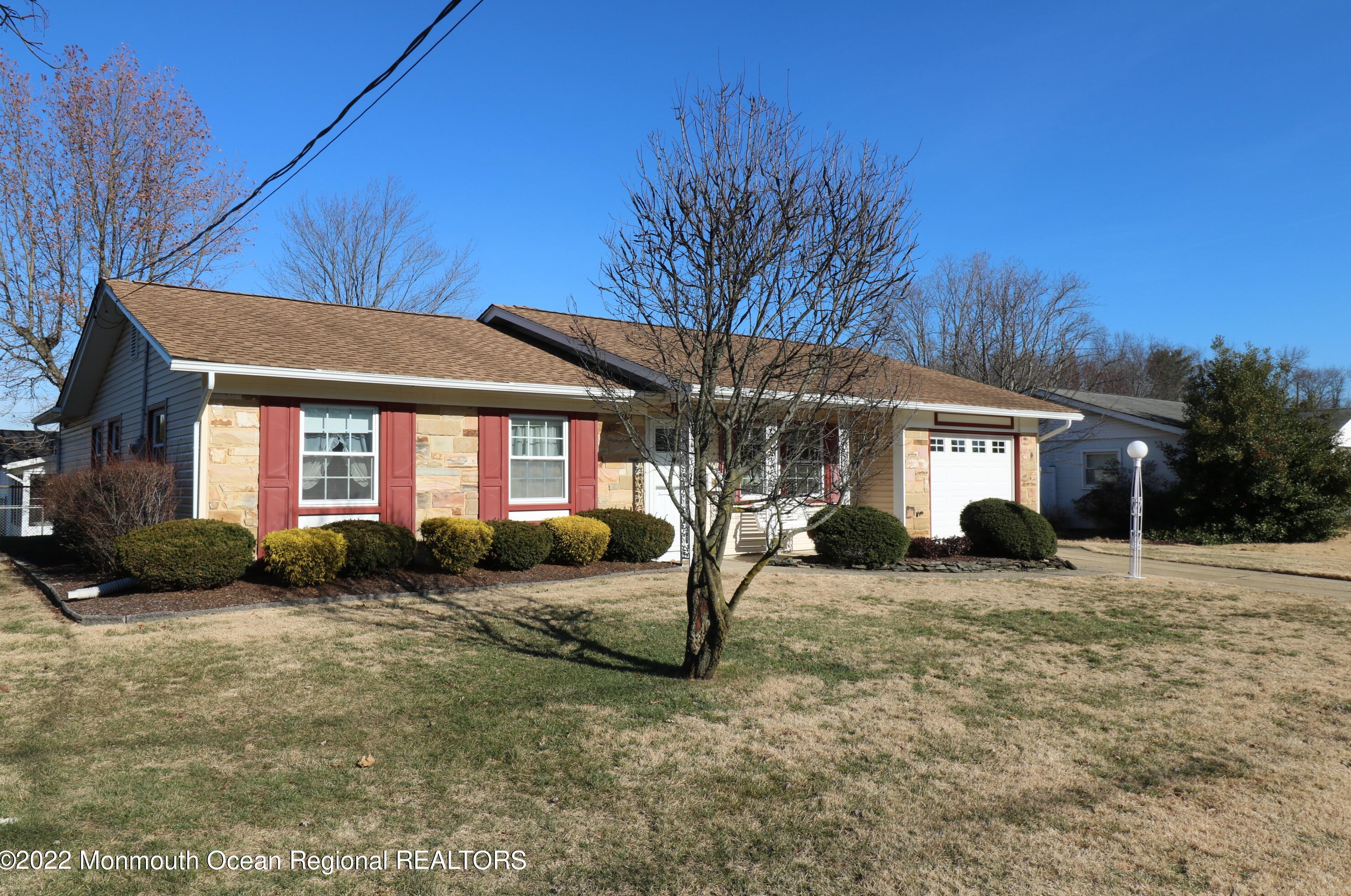 17 Throop Ave, Monroe Twp, NJ 08831-8520