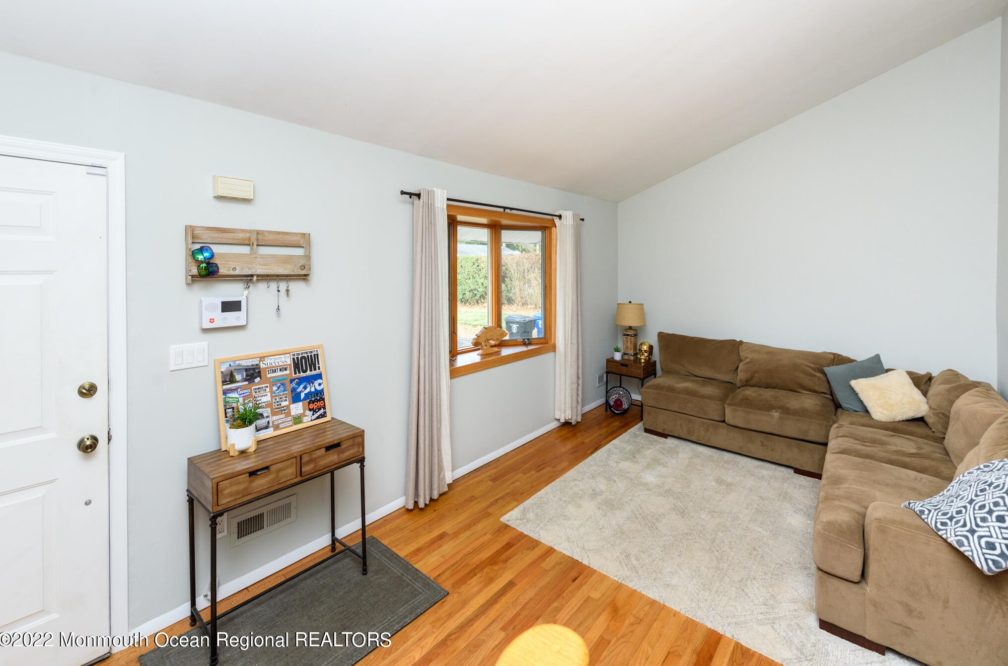 53 Manor Pkwy, Lincroft, NJ 07738