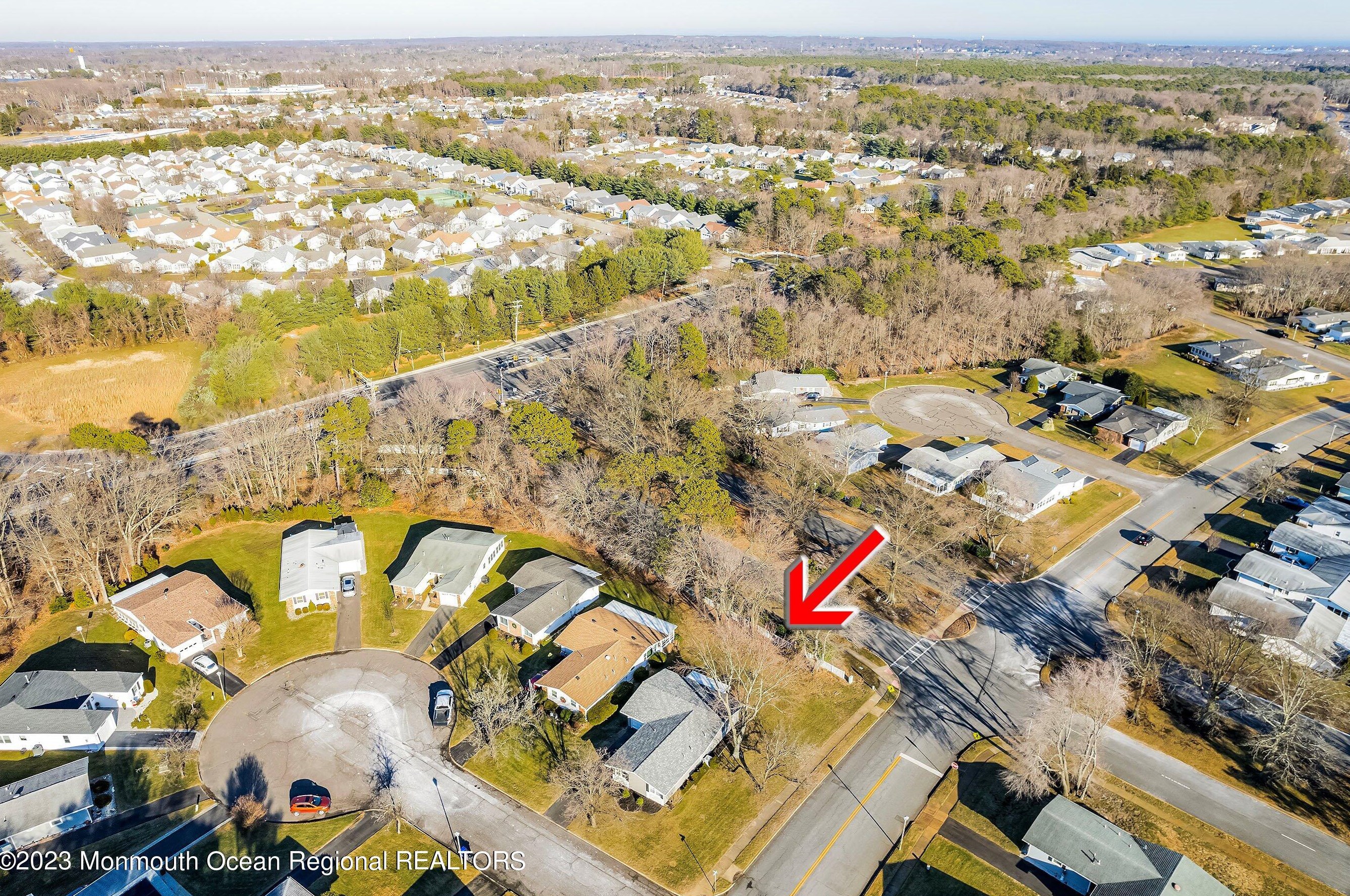 2 Browning Ct, Bricktown, NJ 08724