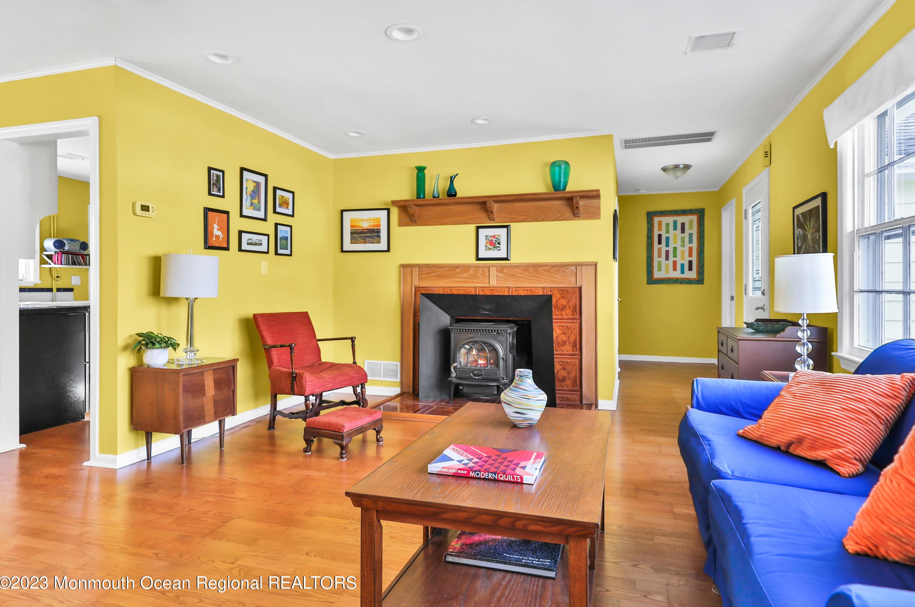 96 Rutledge Dr, Tinton Falls, NJ 07701