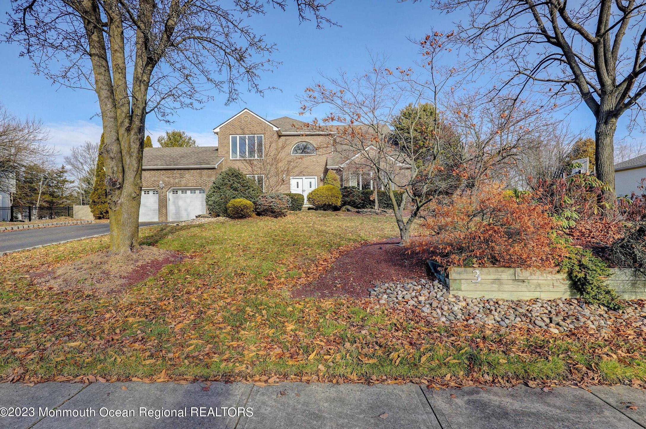 3 Buck Dr, East Freehold, NJ 07728