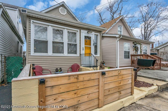 17 Walters St, Ideal Beach, NJ 07734-1319