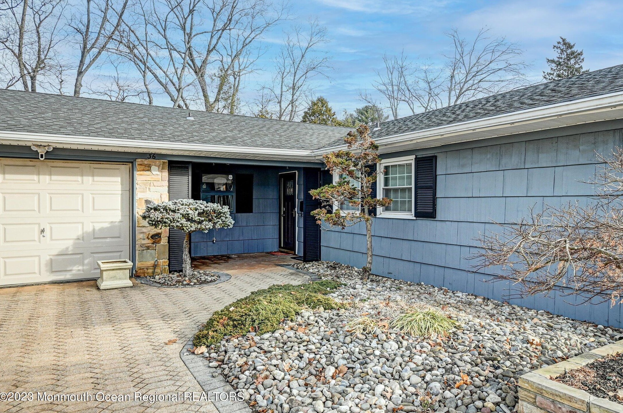 36 Waverly Pl, Matawan, NJ 07747-1818