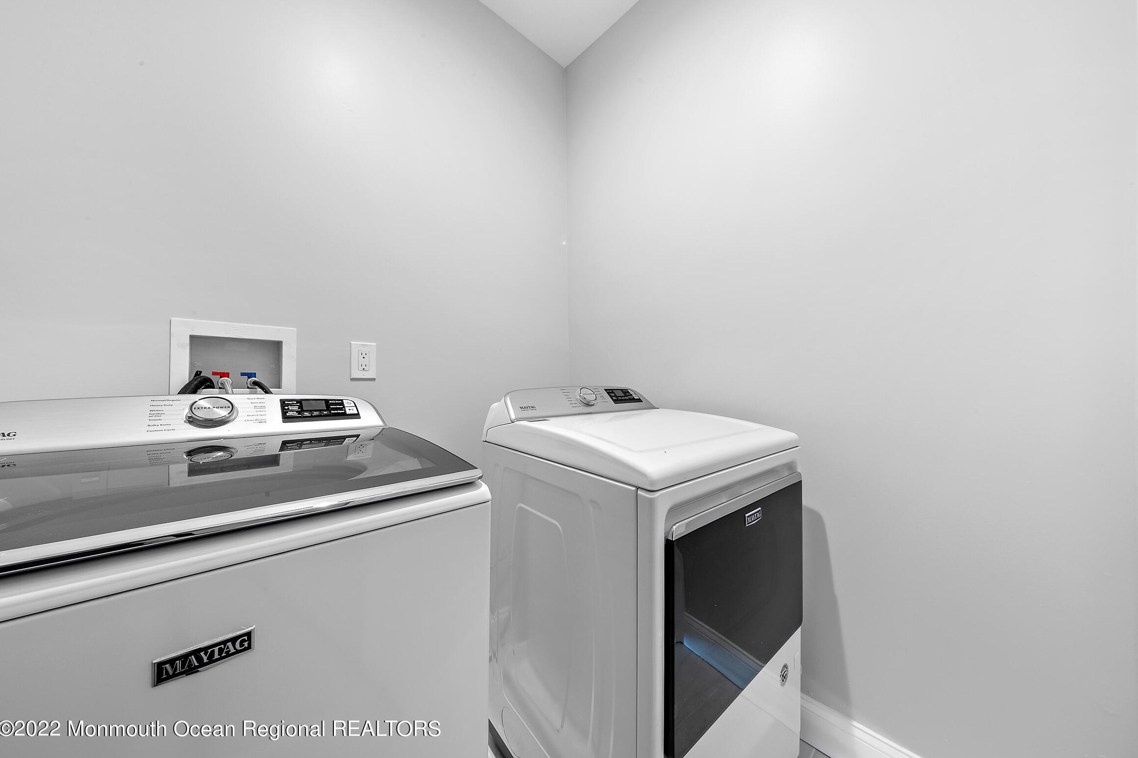 509 Middle Ln, Wall Township NJ  07731-1916 exterior