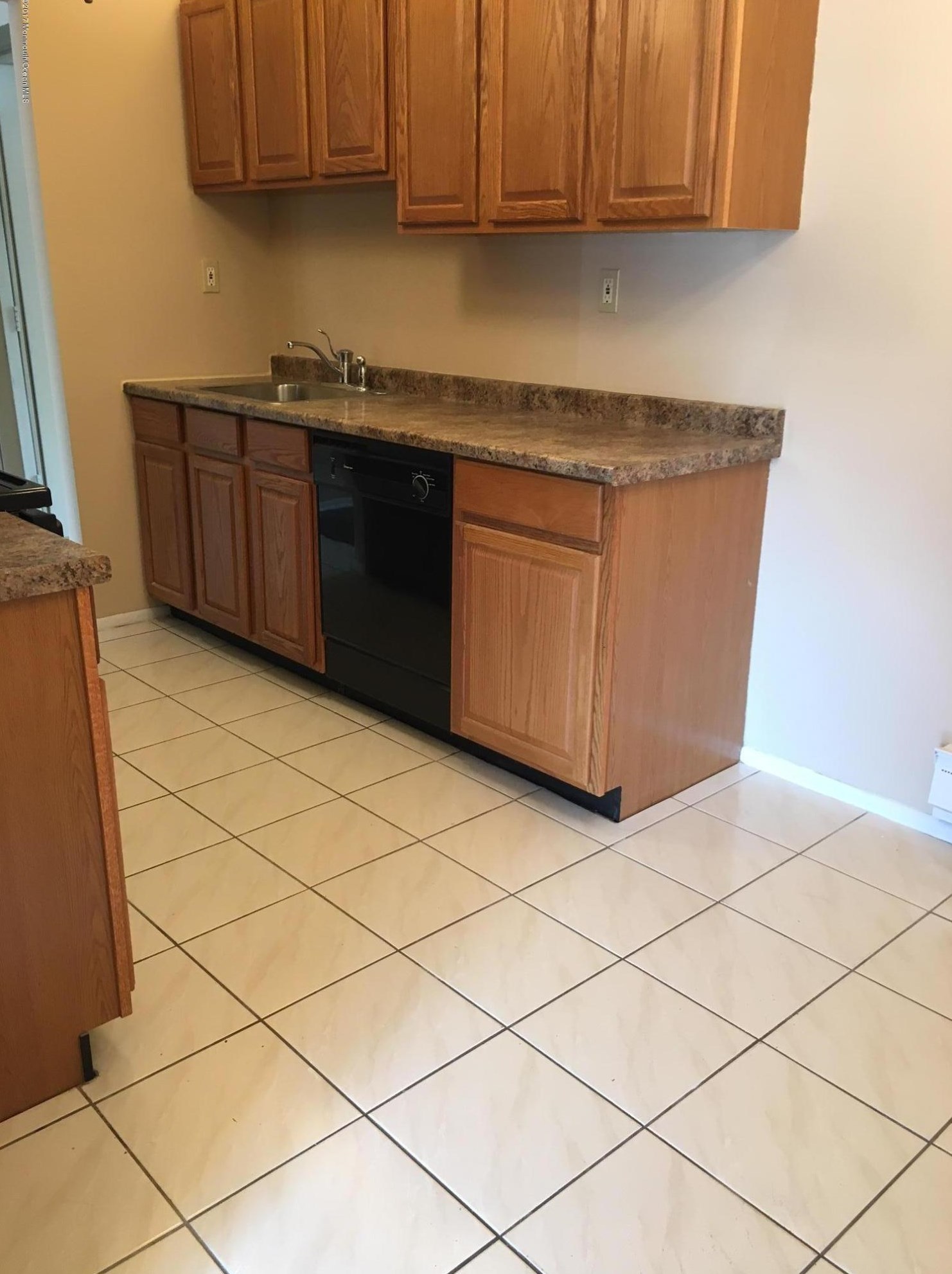 160 Cross Slope Ct #e, Millstone Township, NJ