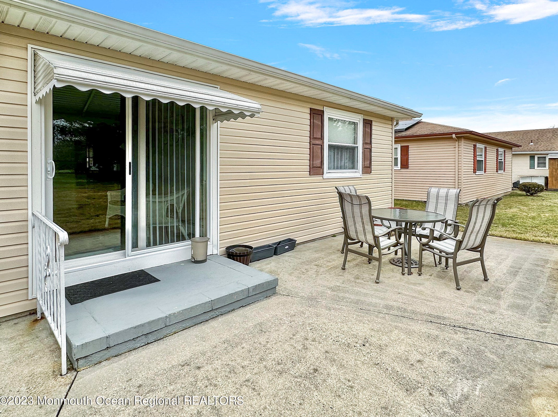 6 Aztec Ct, Toms River NJ  08757-3814 exterior