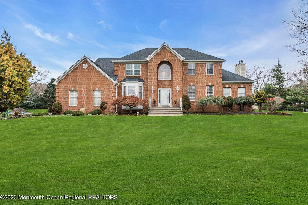 601 Manfre Ct, East Freehold, NJ 07728