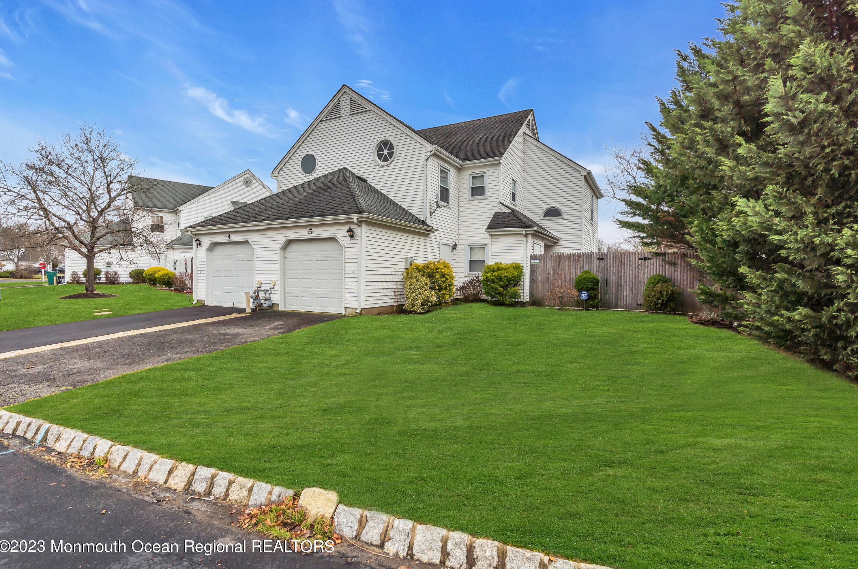 5 Lazarus Dr, East Freehold, NJ 07728