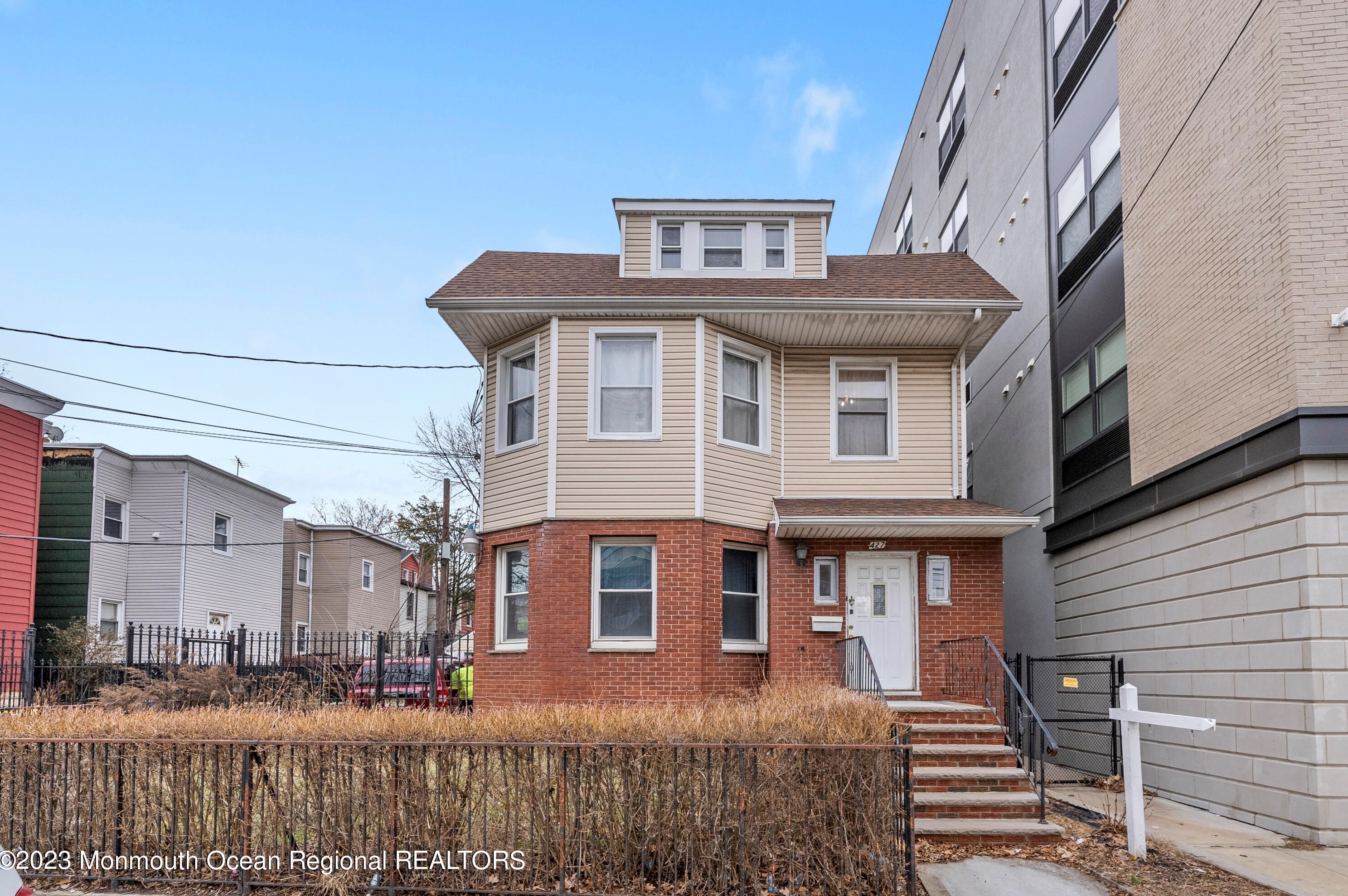 427 Bergen Ave, Jersey City NJ  07304-2311 exterior