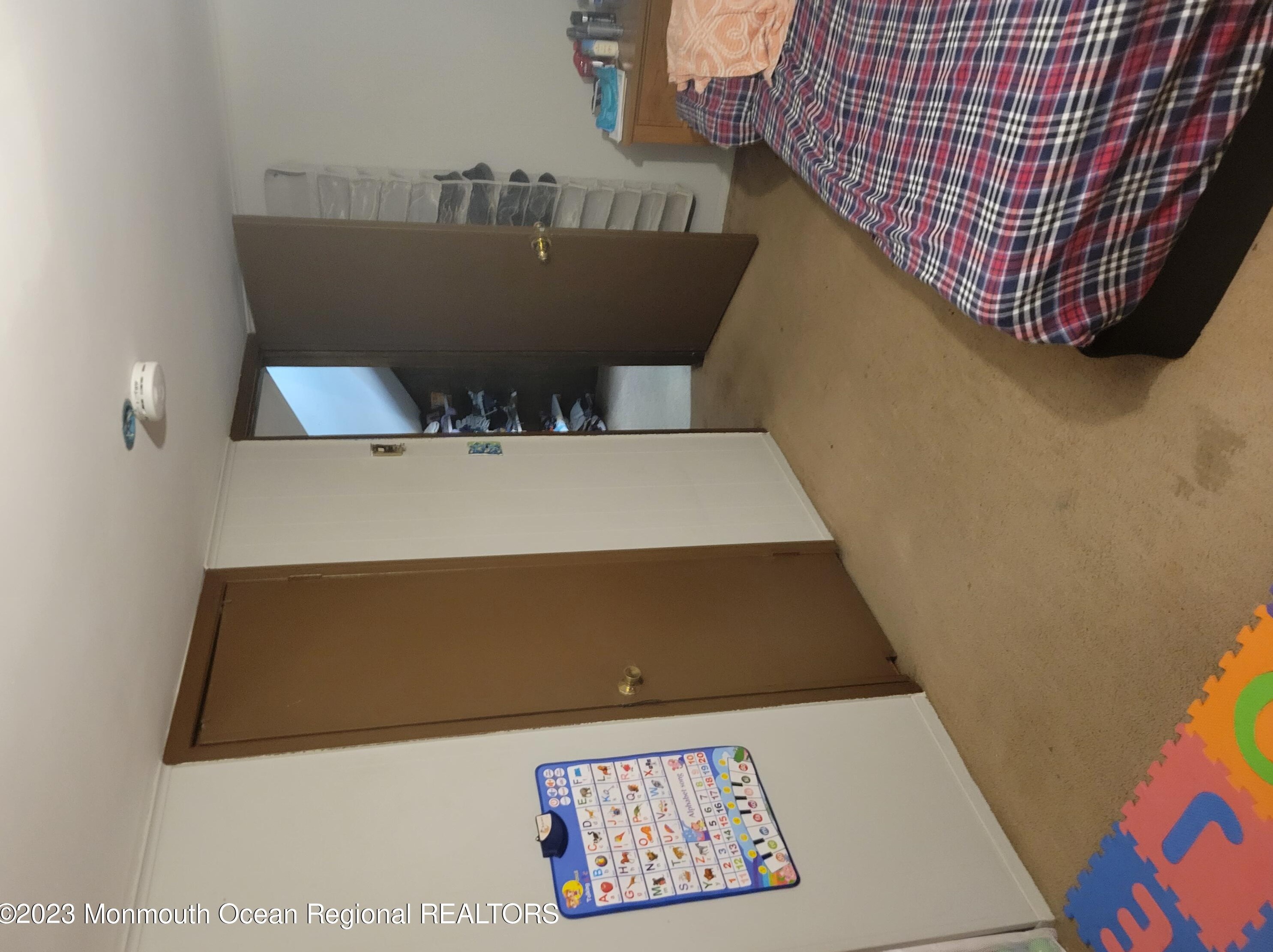 71 Lincoln Ct, Ideal Beach NJ  07734-1435 exterior